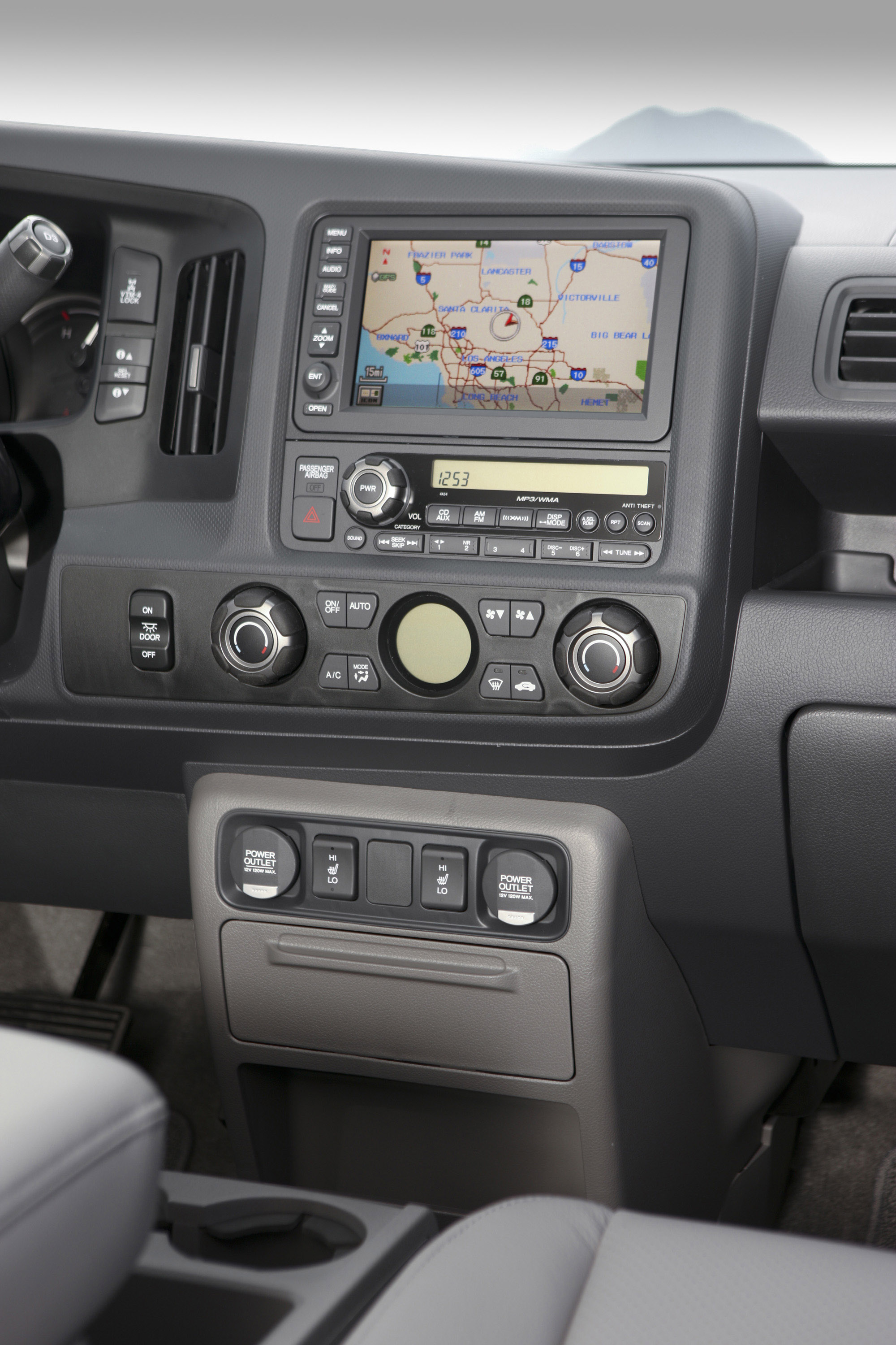 Honda Ridgeline Sport photo #33
