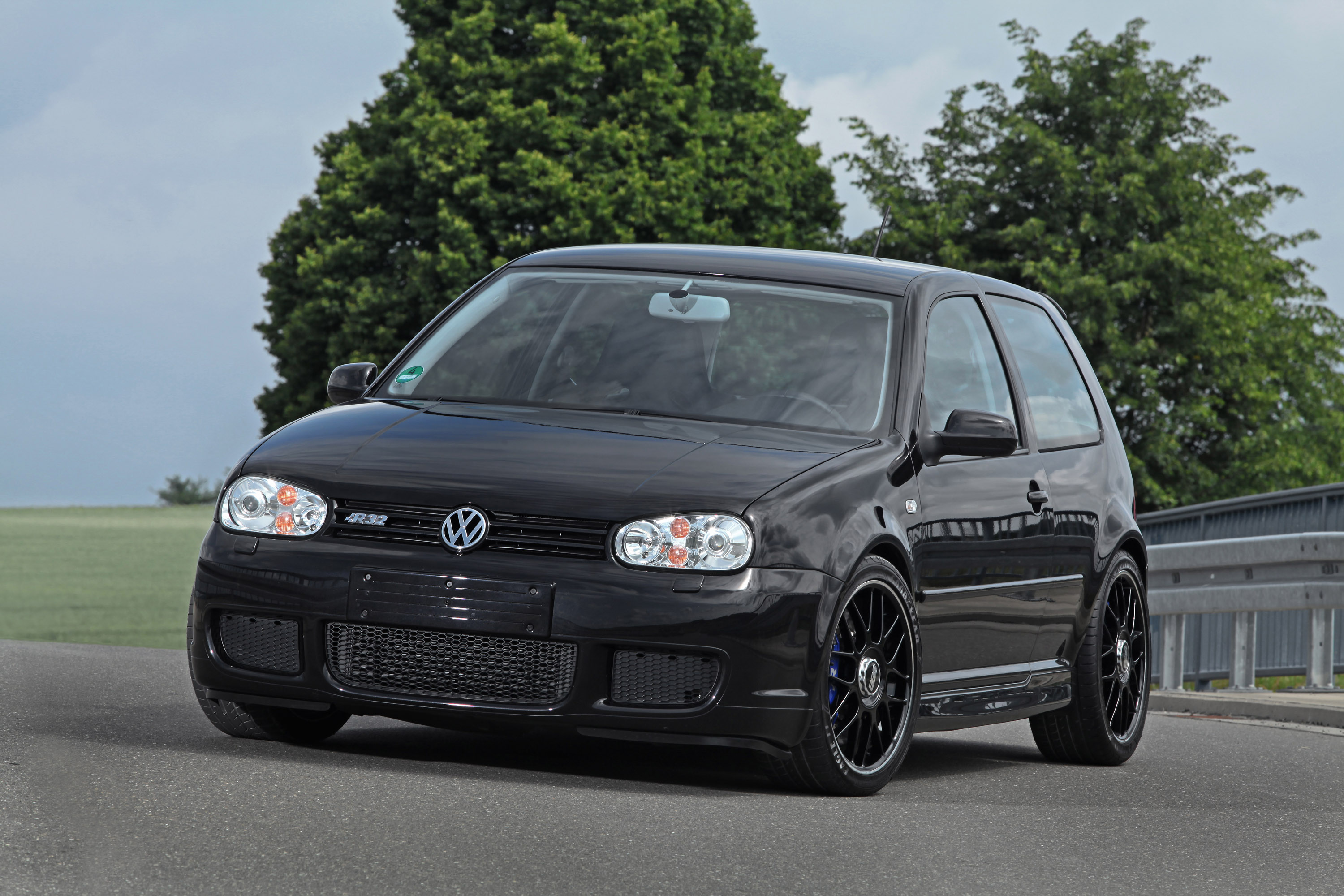 HPerformance Volkswagen Golf IV R32 photo #1