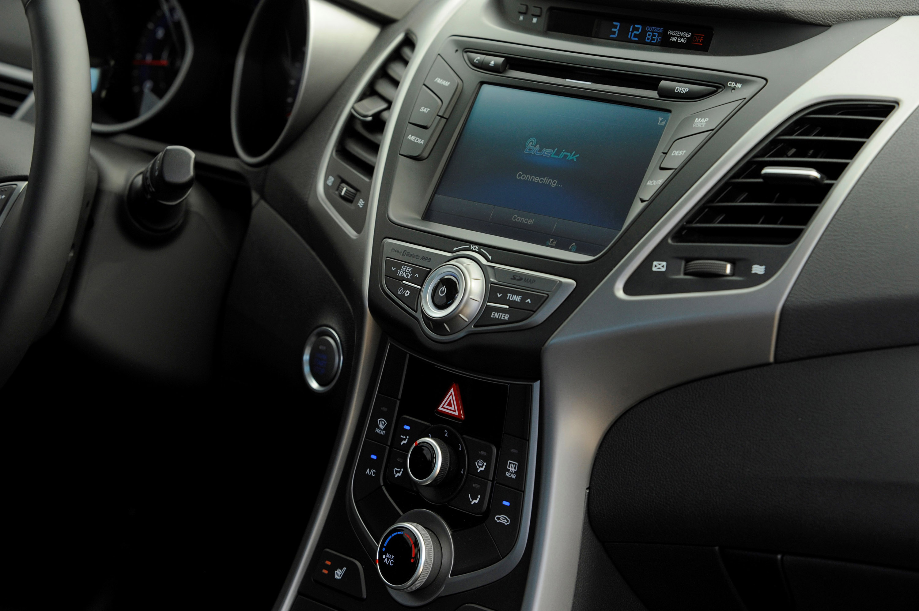Hyundai Elantra Coupe photo #18