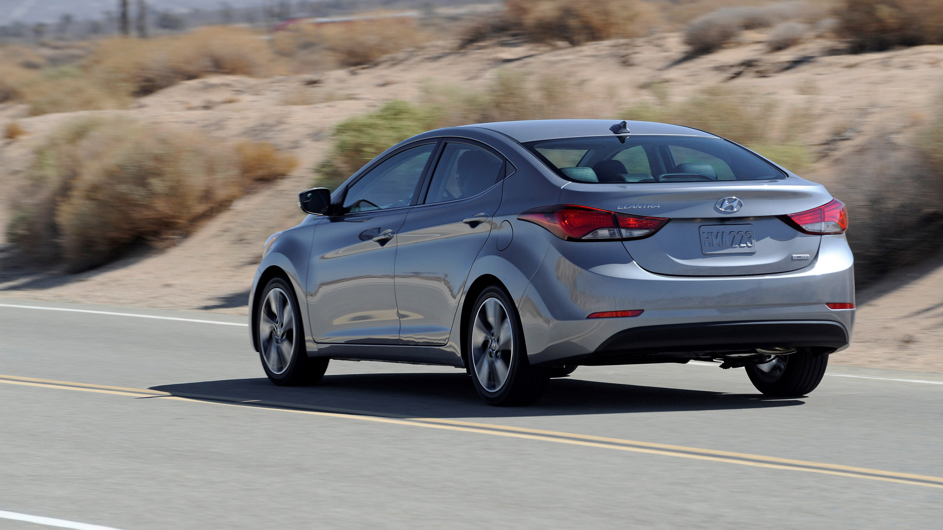 Hyundai Elantra Sedan photo #17