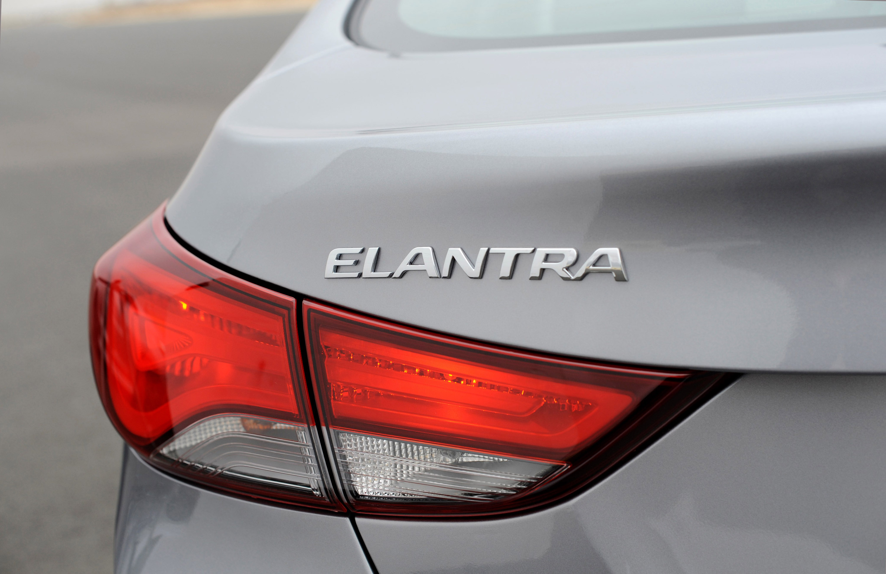 Hyundai Elantra Sedan photo #24