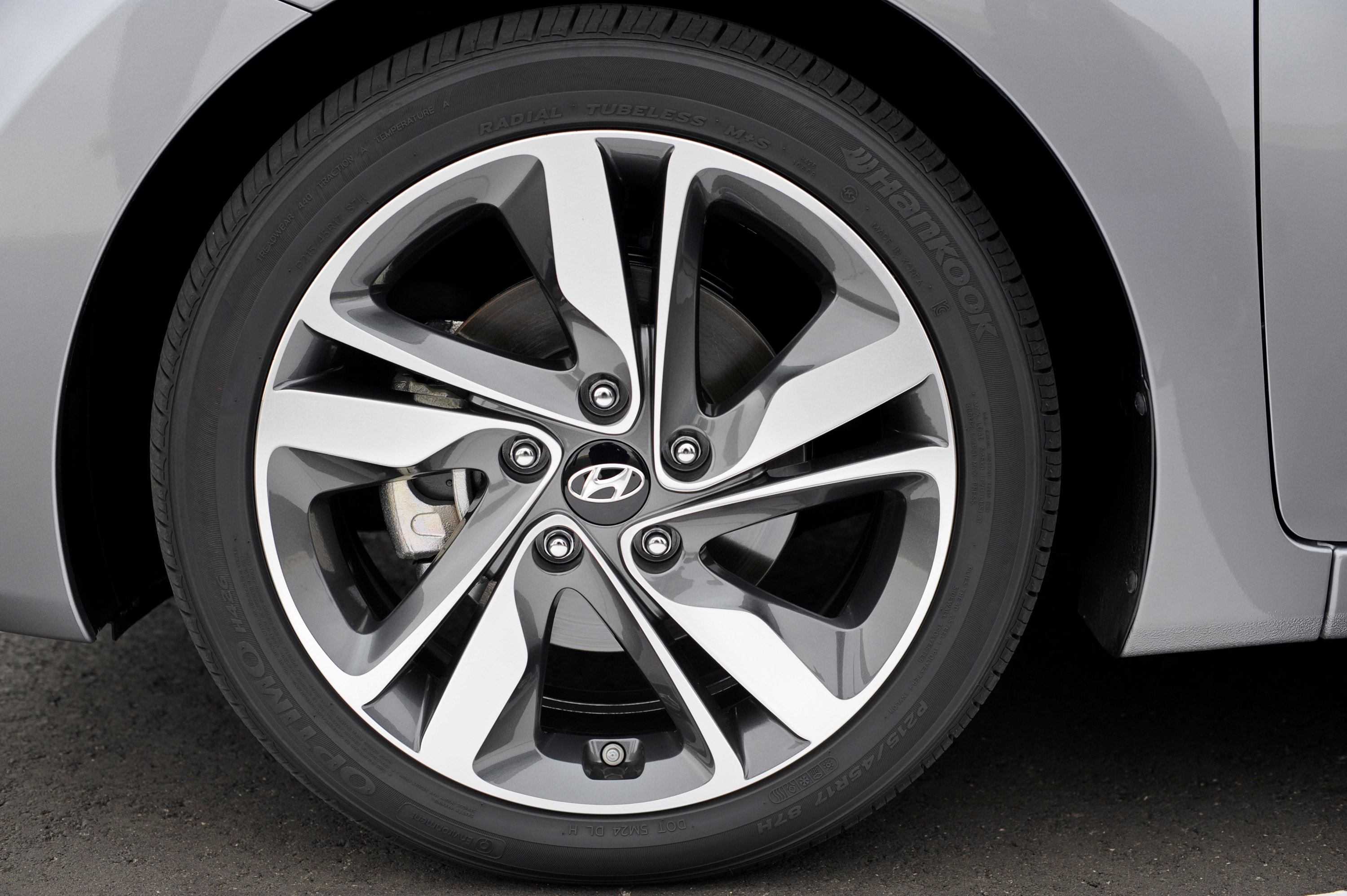 Hyundai Elantra Sedan photo #31