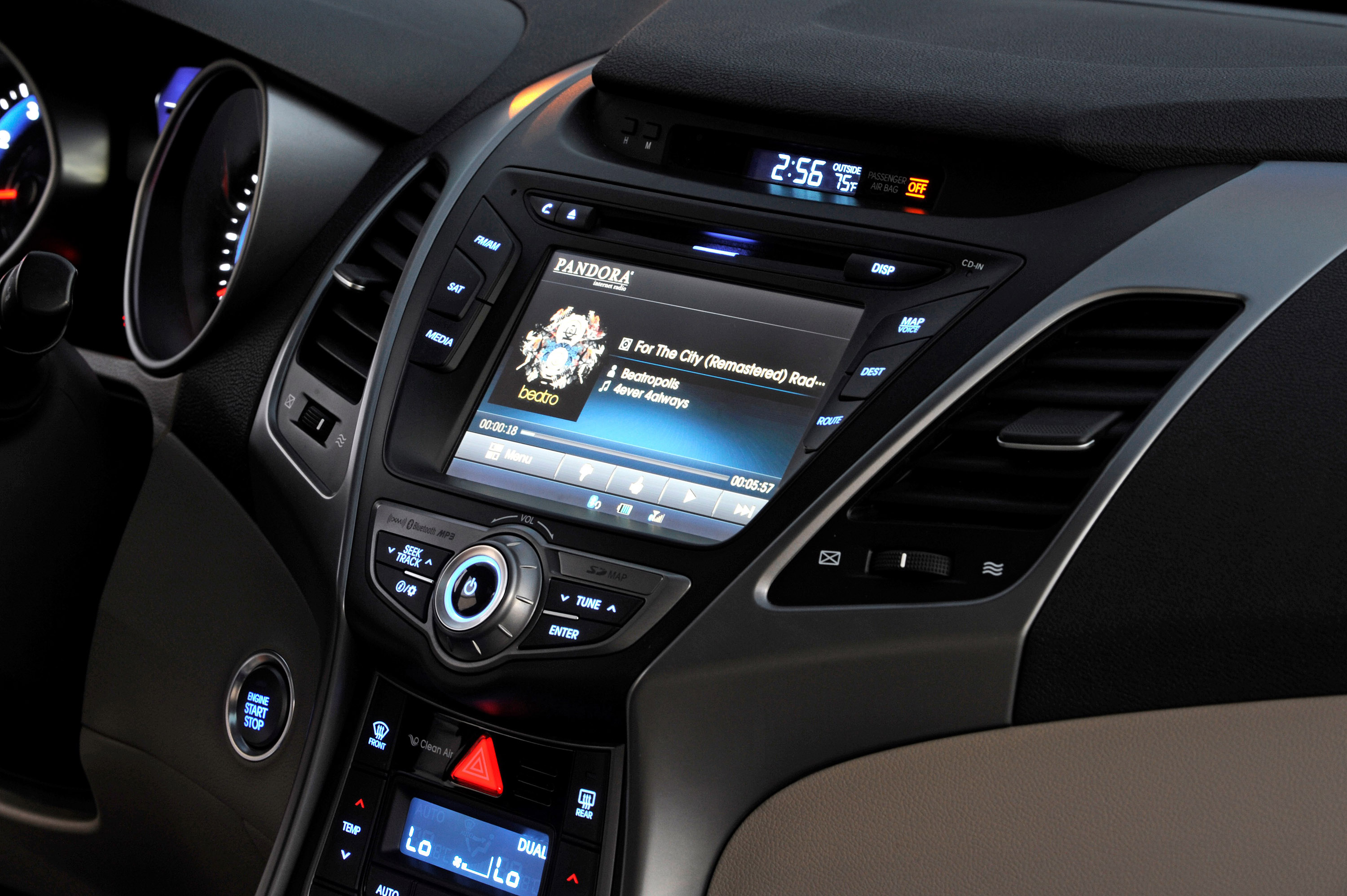 Hyundai Elantra Sedan photo #52