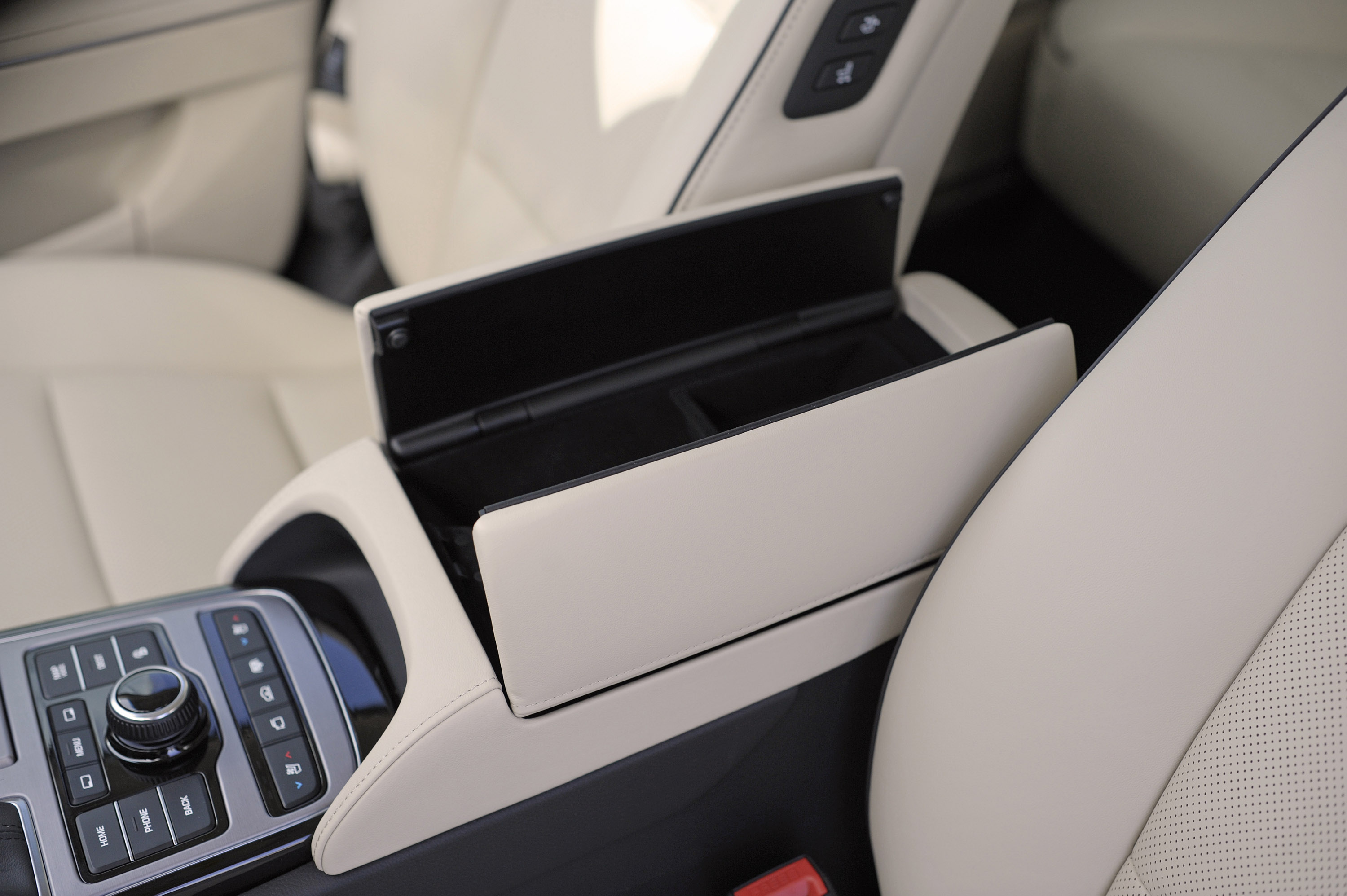 Hyundai Equus photo #19