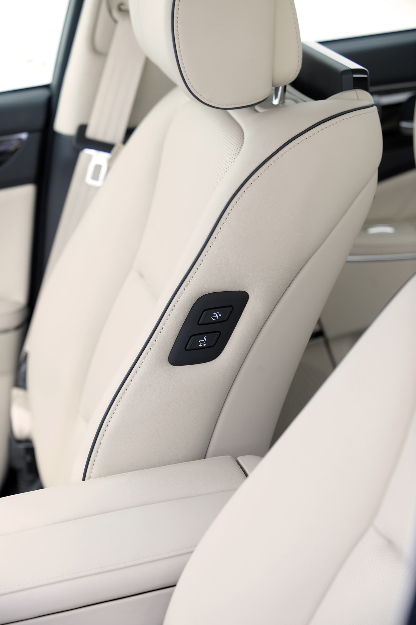 Hyundai Equus photo #20