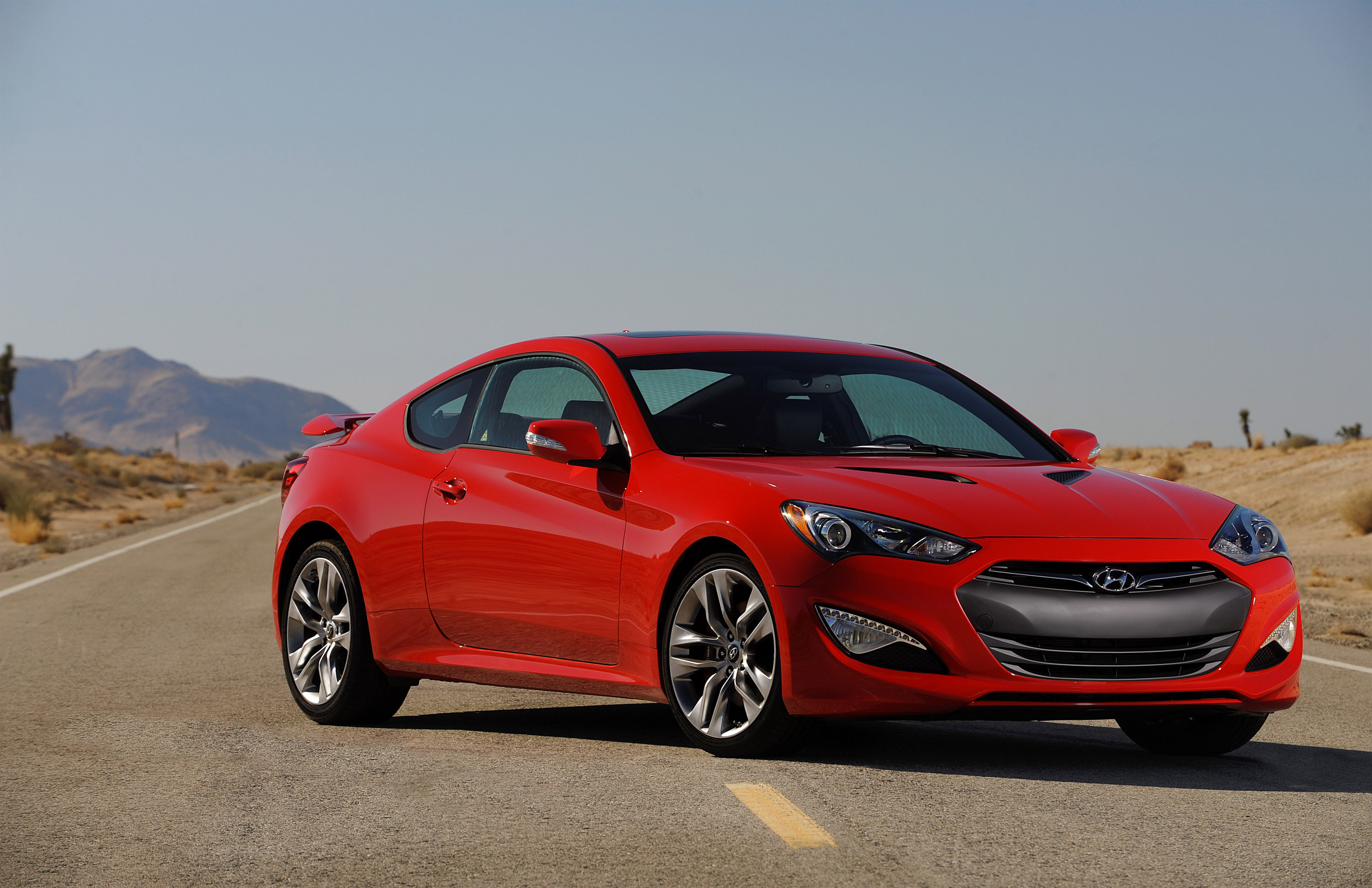 Hyundai Genesis Coupe photo #2