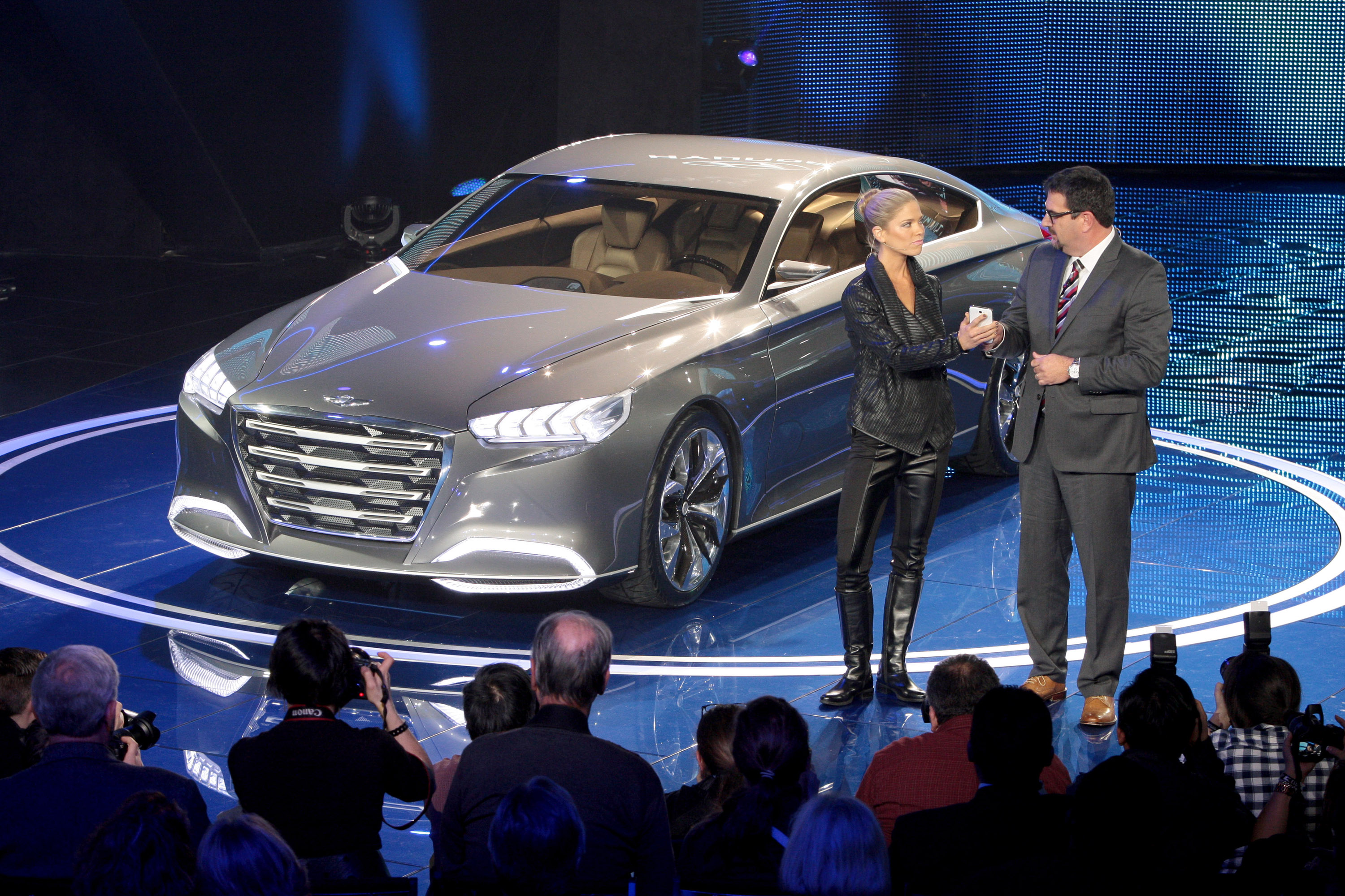 Hyundai HCD-14 Genesis Concept photo #3