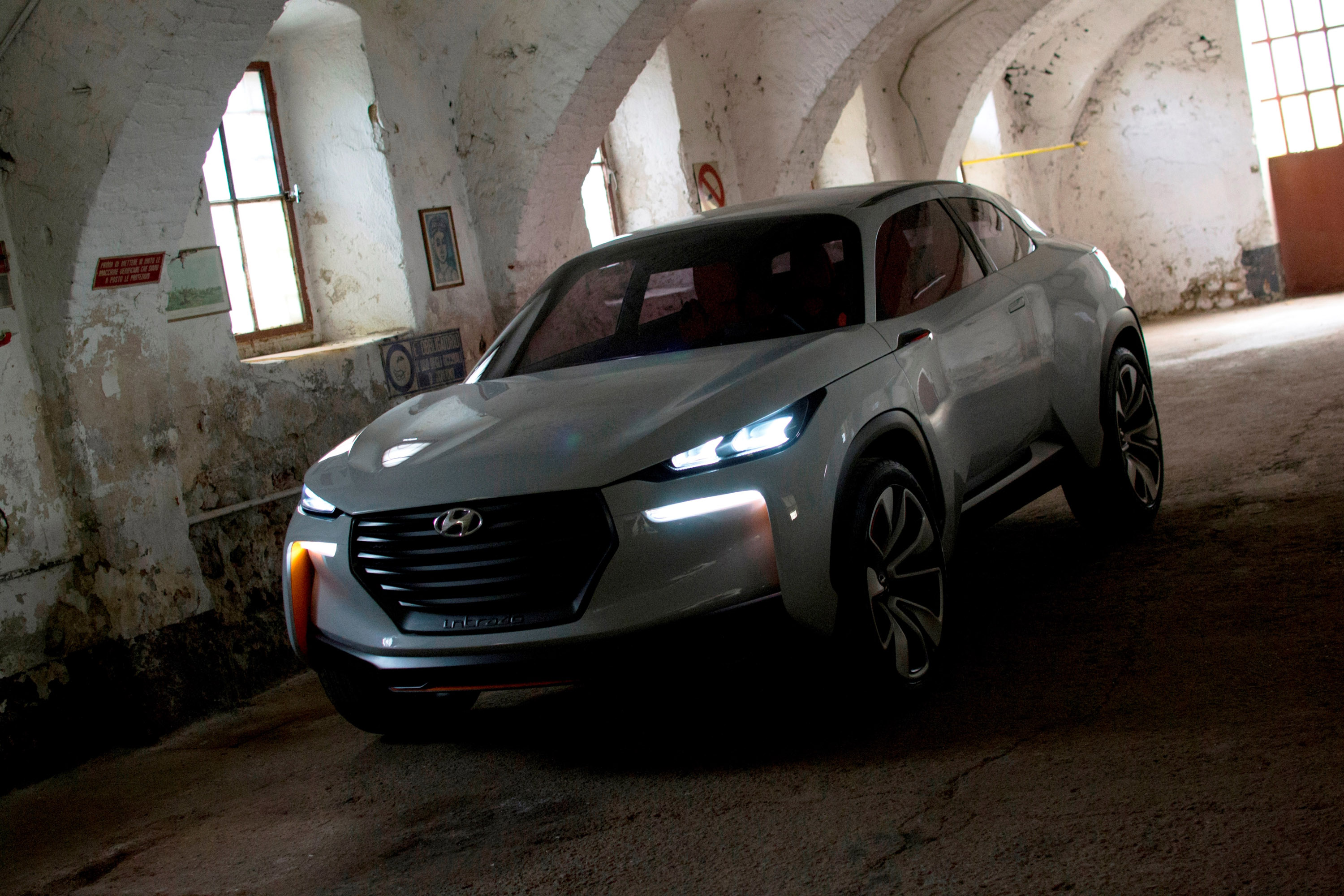 Hyundai Intrado Concept photo #1