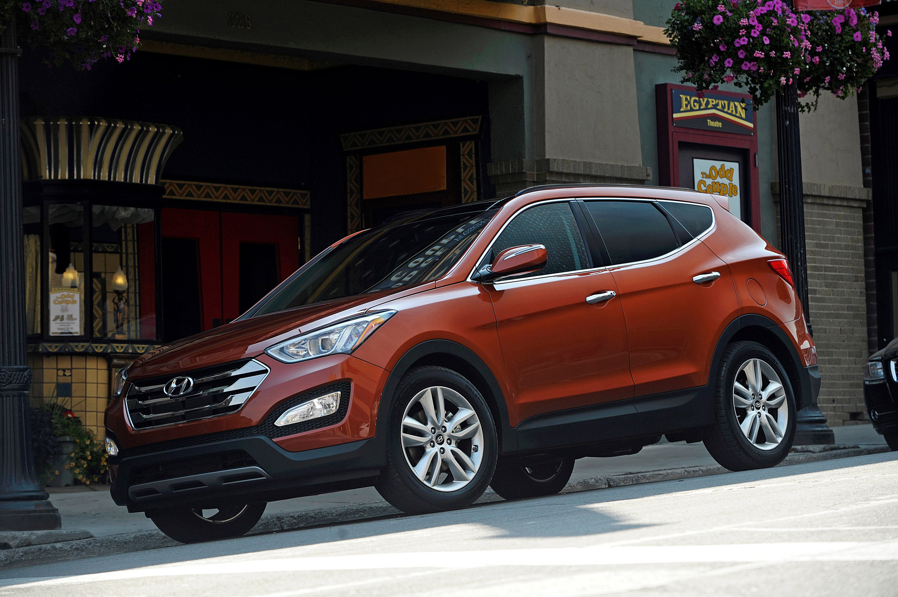 Hyundai santa fe модели. Джип Хендай Санта Фе. Кроссовер Хендай Санта Фе. Hyundai Santa Fe, 2.4 2014. Санта Фе паркетник.