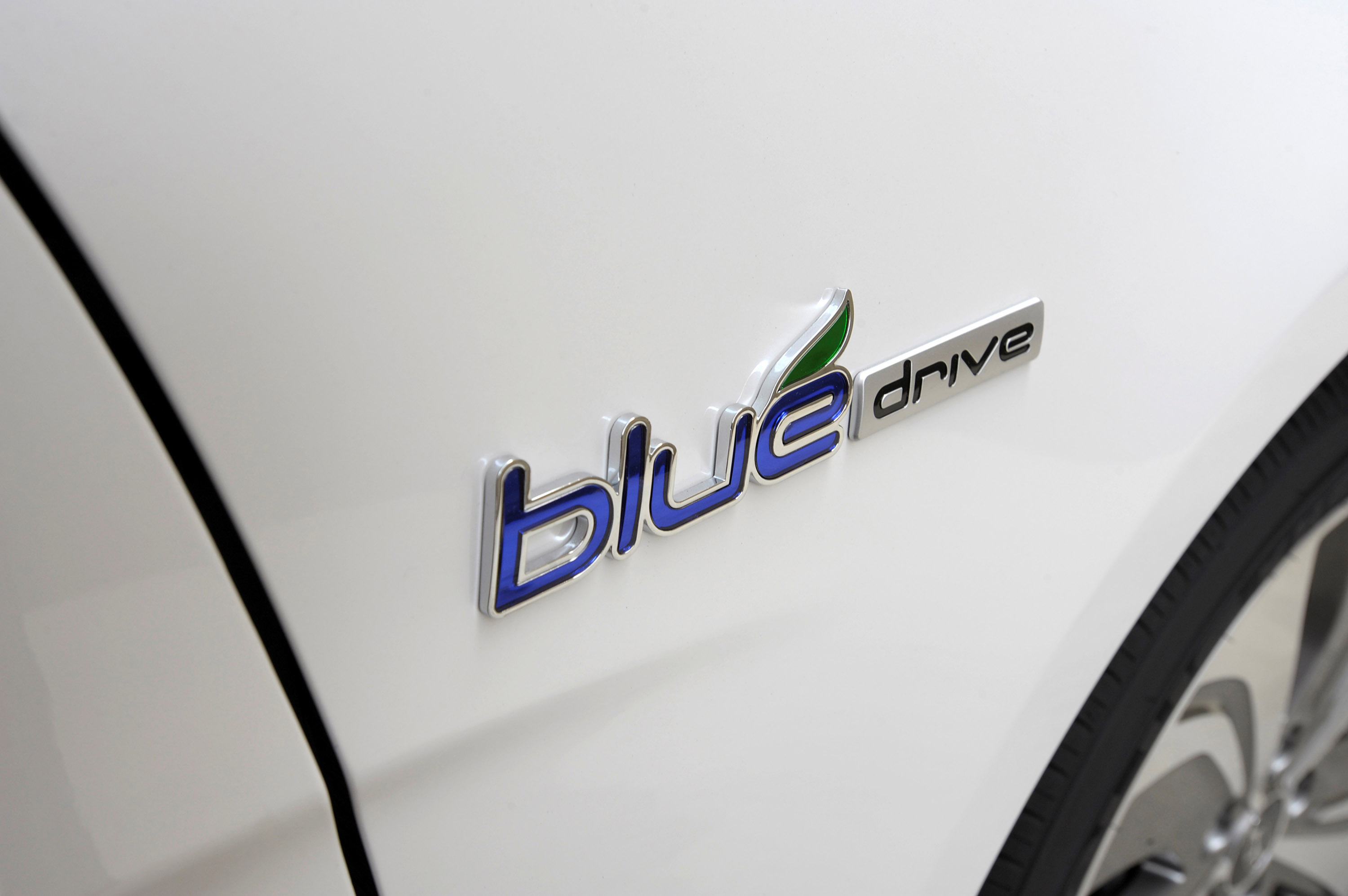 Hyundai Sonata Hybrid photo #16