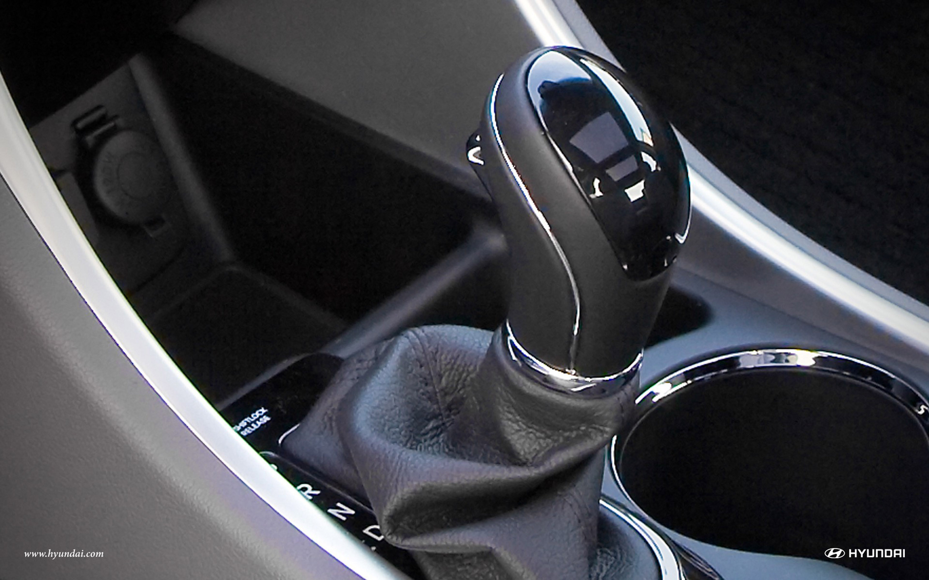 Hyundai Sonata Hybrid photo #22