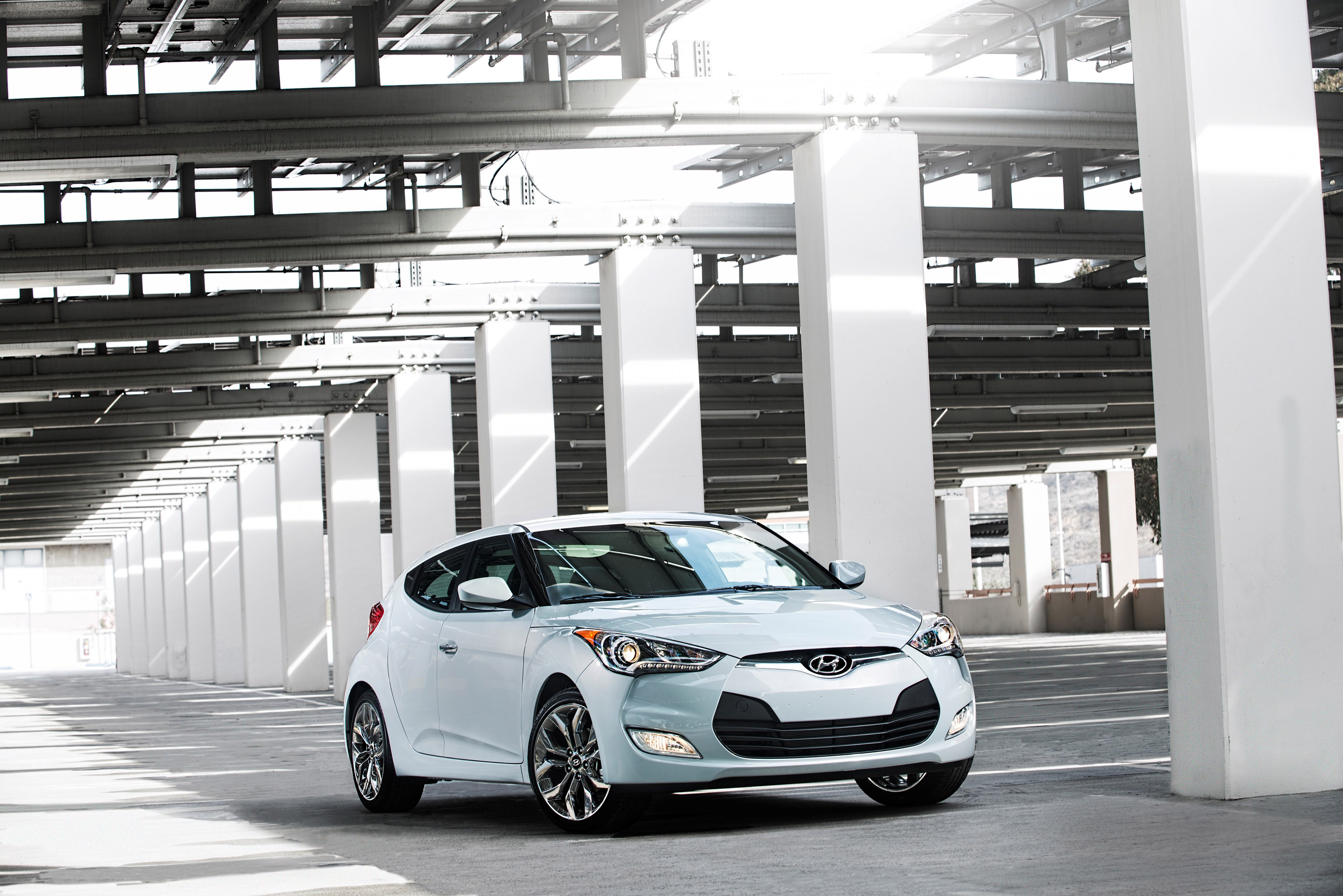 Hyundai Veloster RE-FLEX photo #1