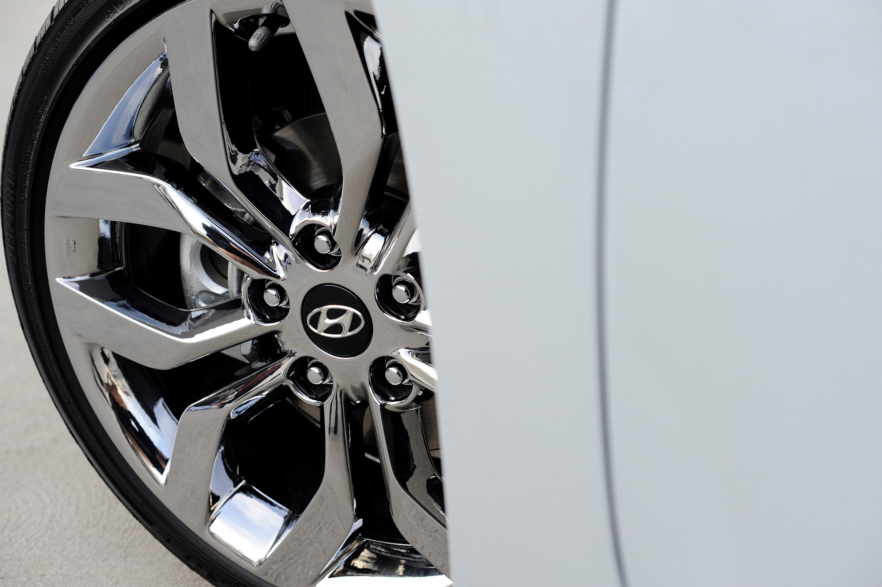 Hyundai Veloster RE-FLEX photo #16