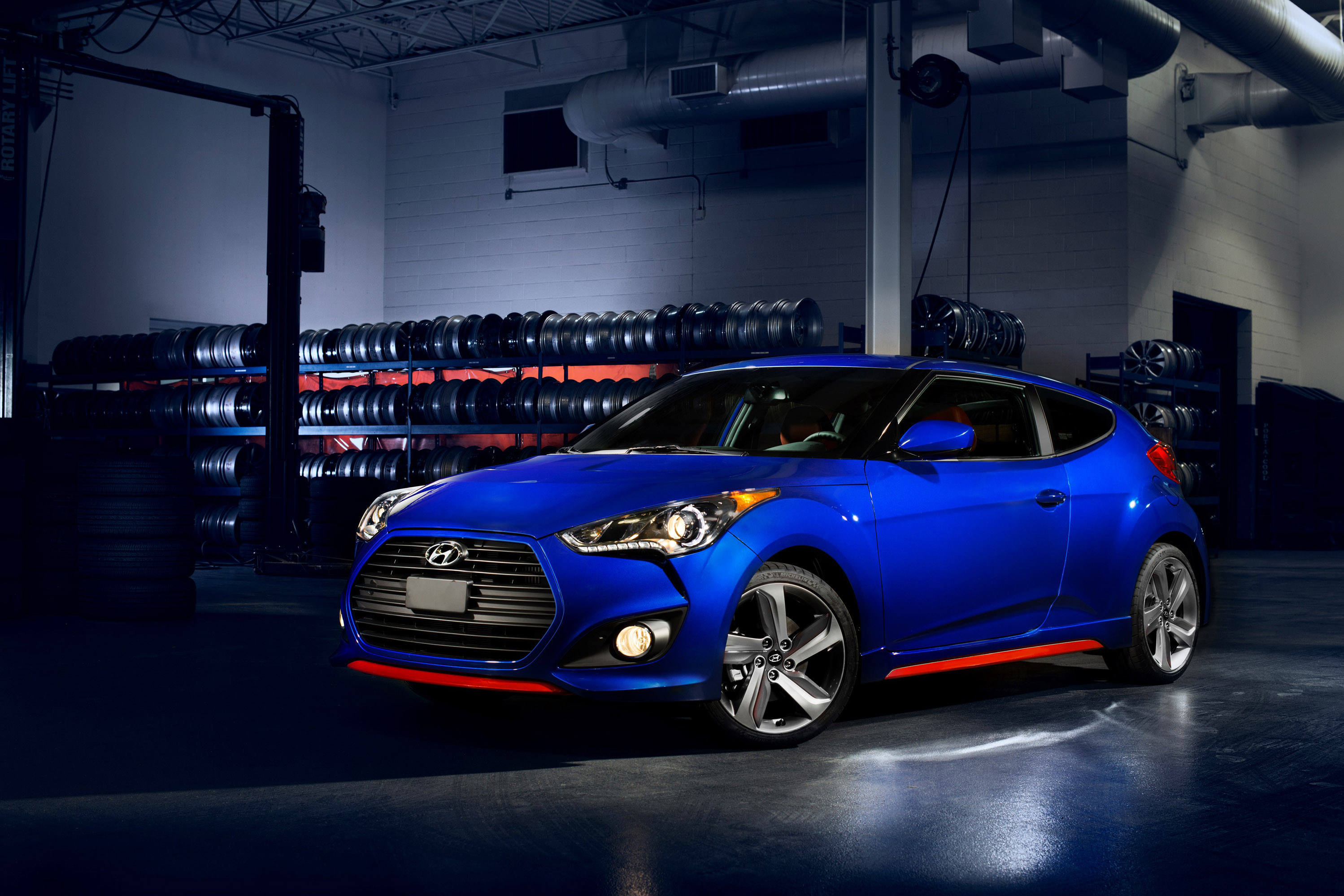 Hyundai Veloster Turbo R-Spec photo #2