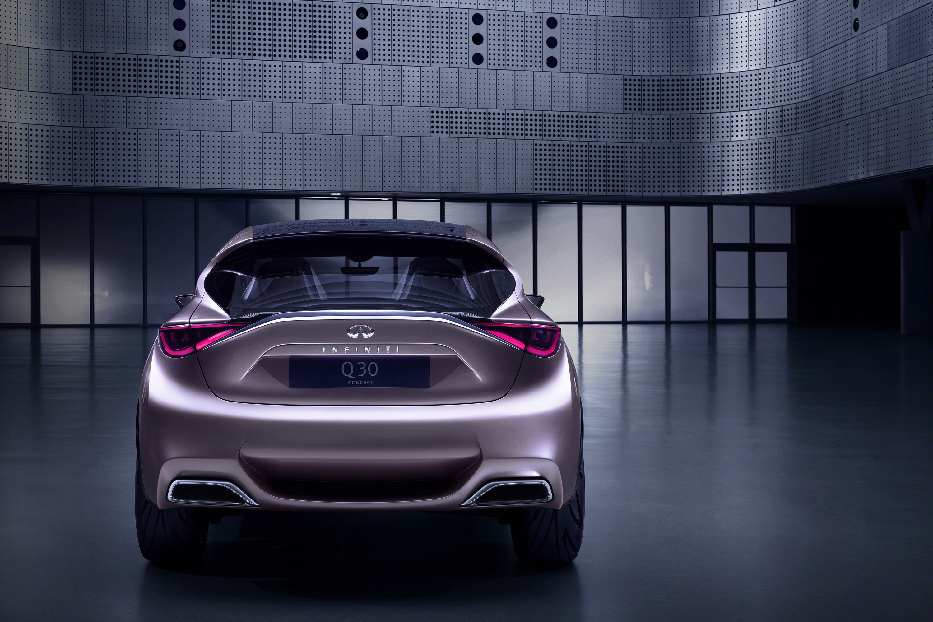 Infiniti Q30 Concept photo #19