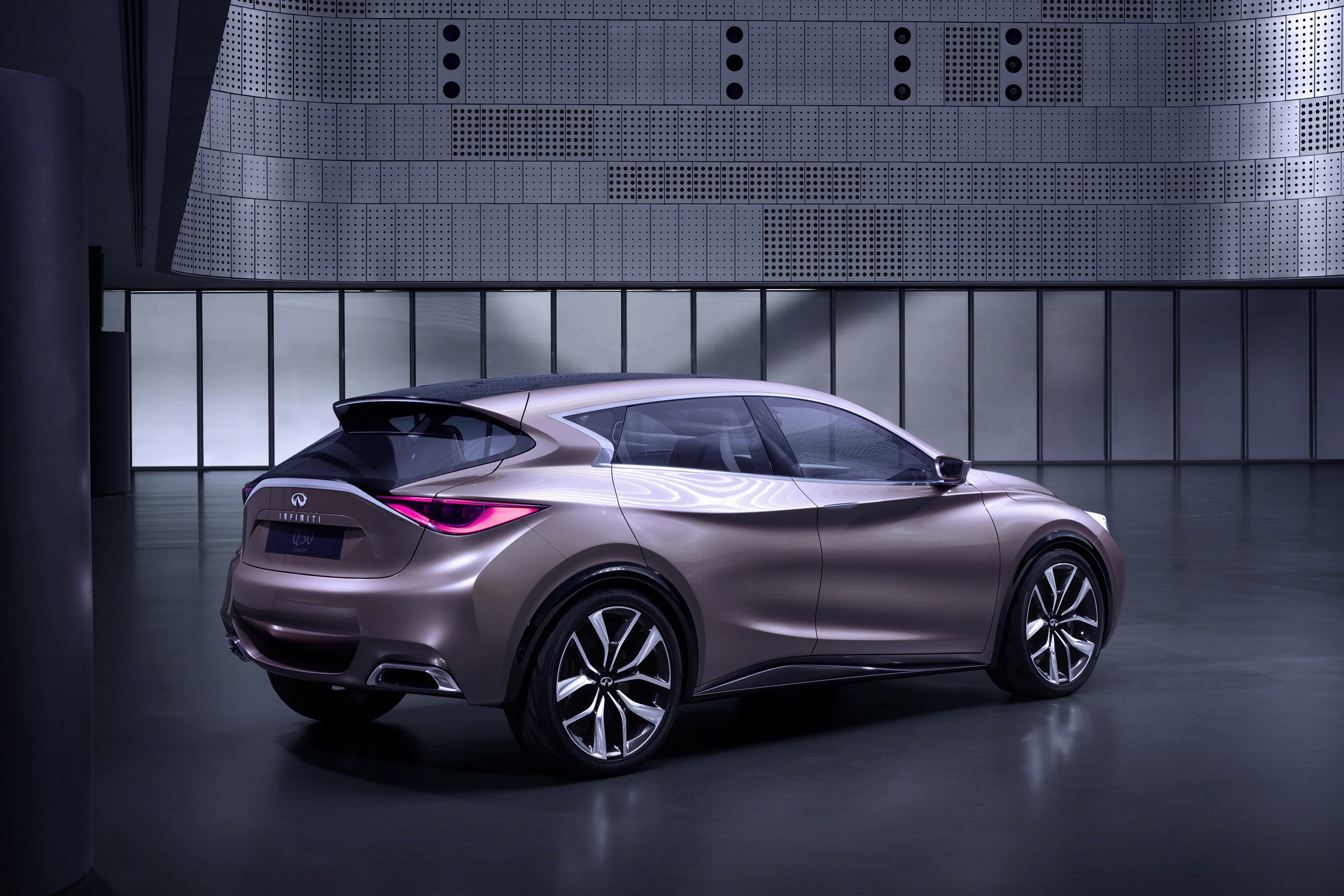 Infiniti Q30 Concept photo #21