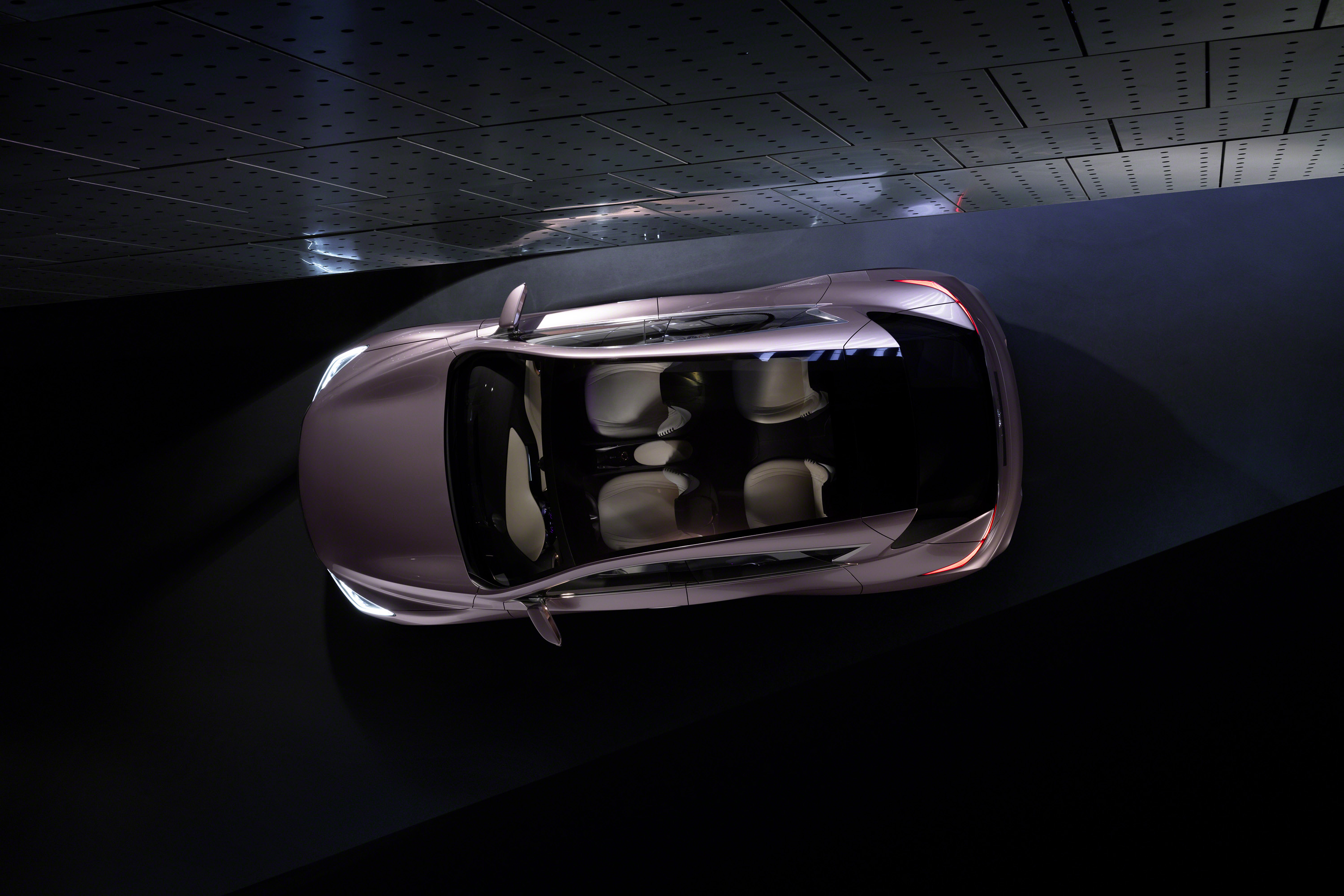 Infiniti Q30 Concept photo #23