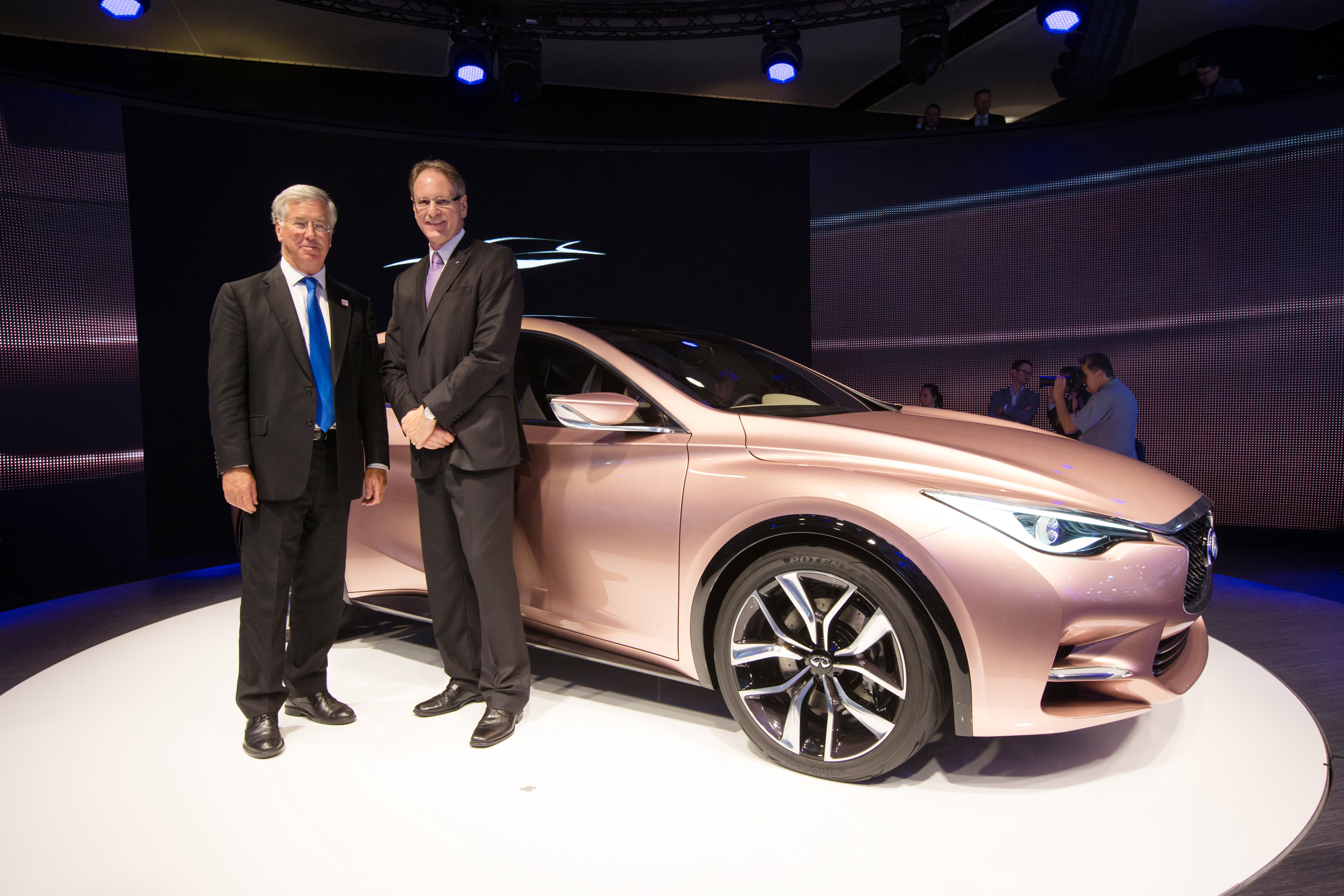 Infiniti Q30 Concept photo #26