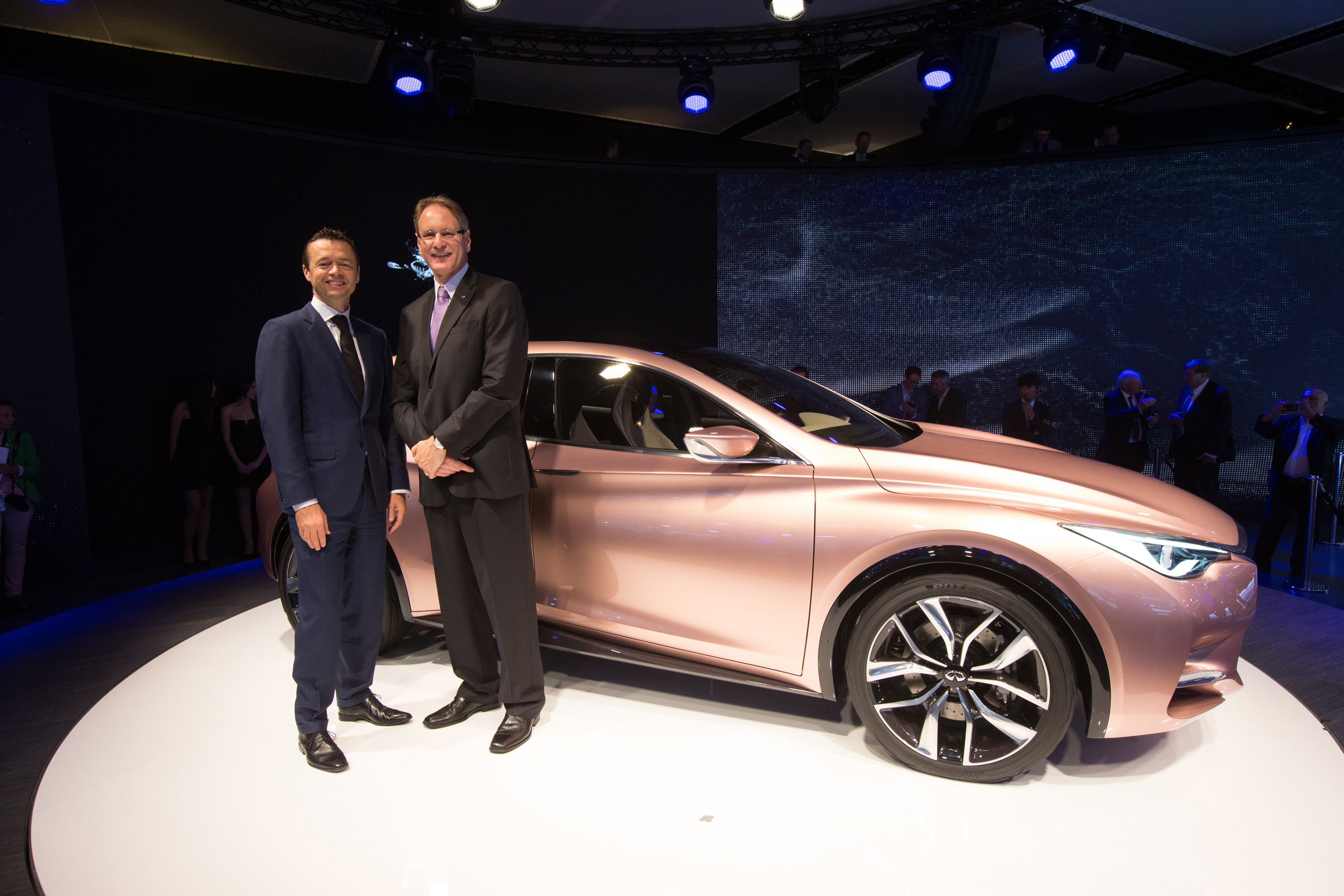 Infiniti Q30 Concept photo #27