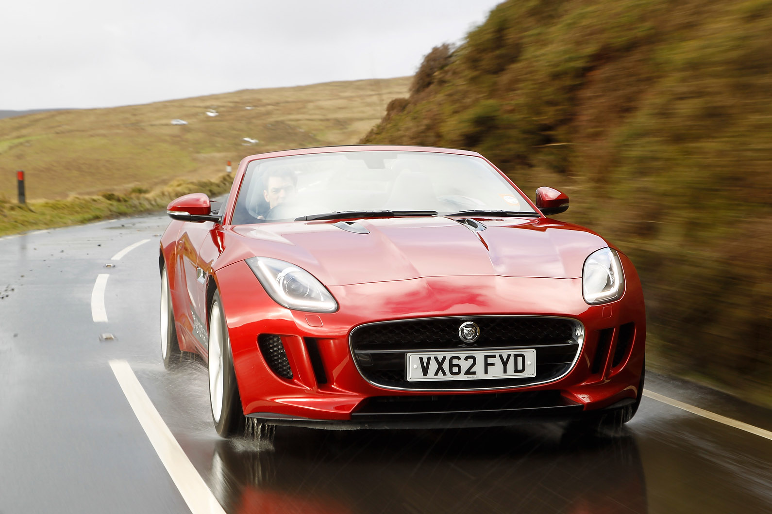 Jaguar F-Type photo #18