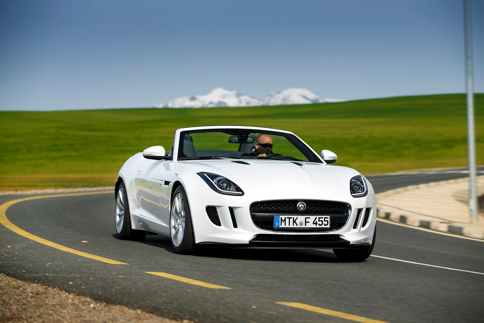 Jaguar F-Type photo #29