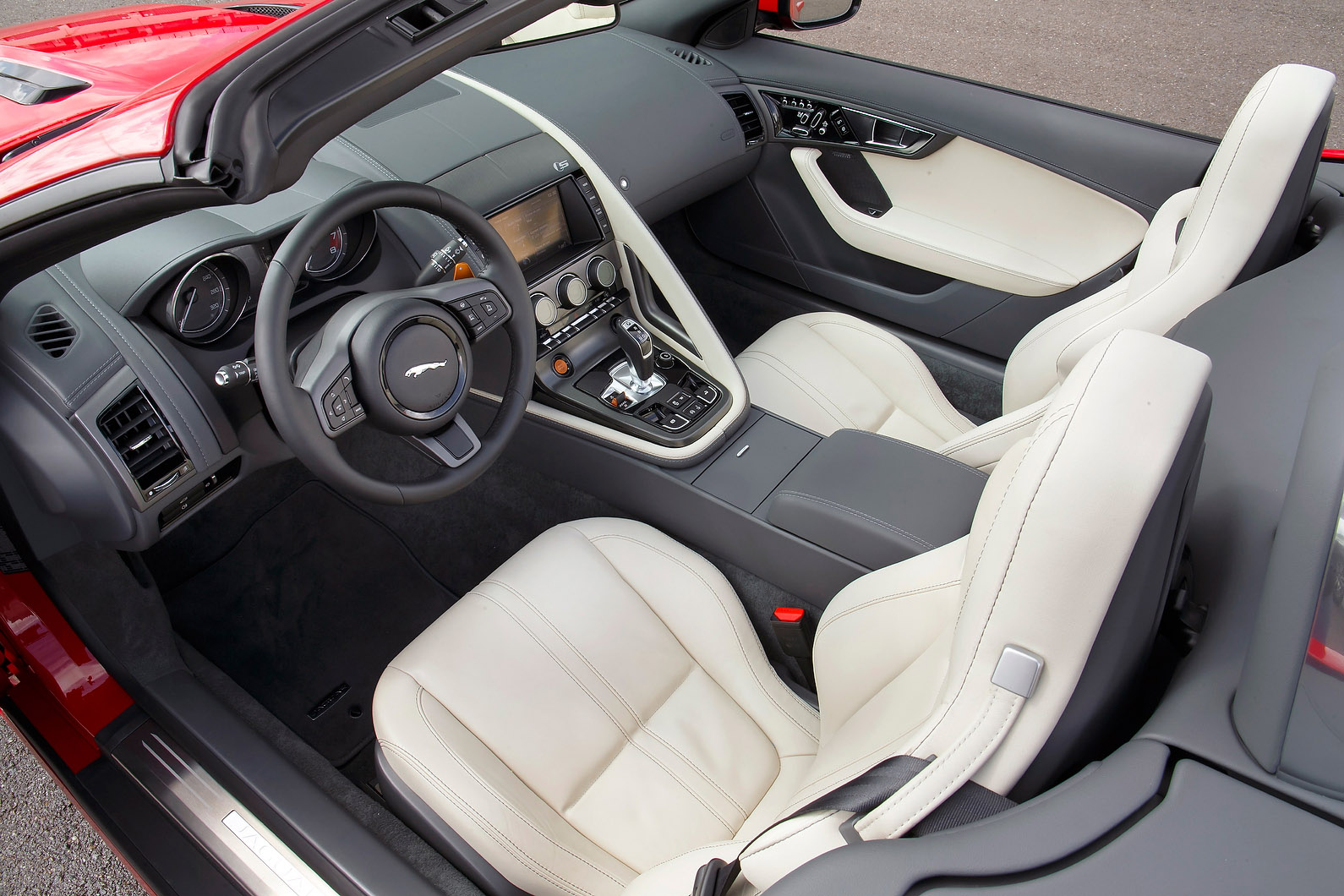 Jaguar F-Type photo #41