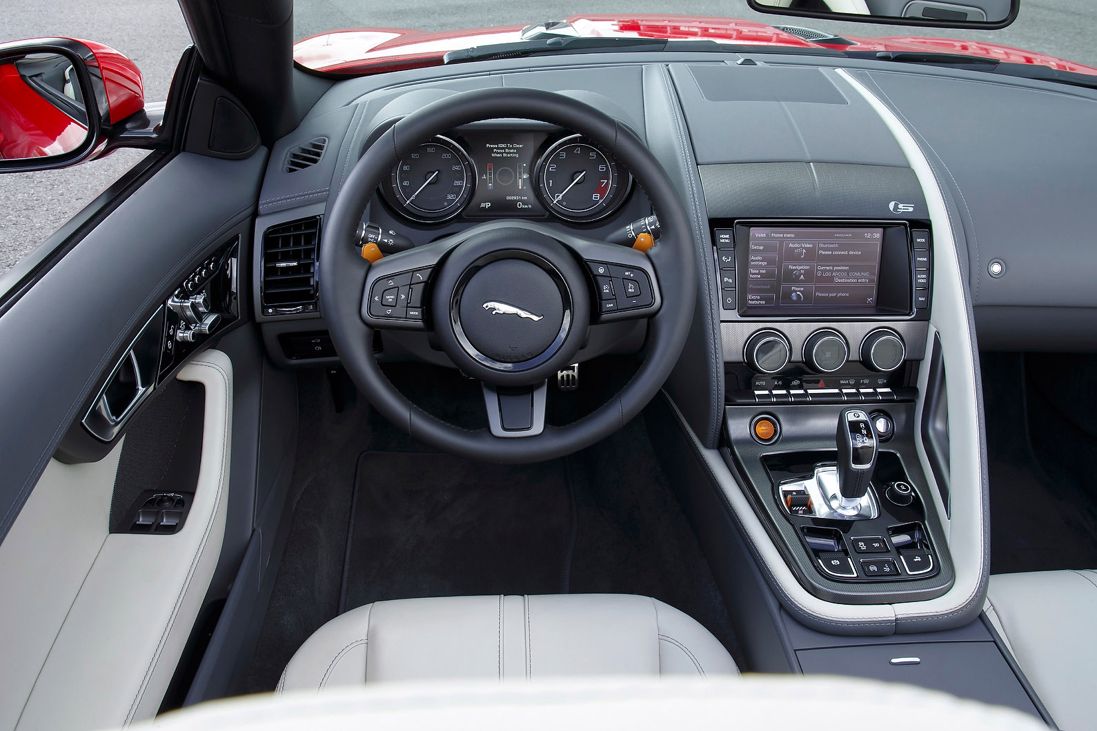 Jaguar F-Type photo #52