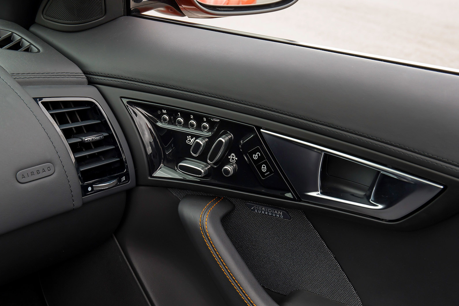 Jaguar F-Type photo #55