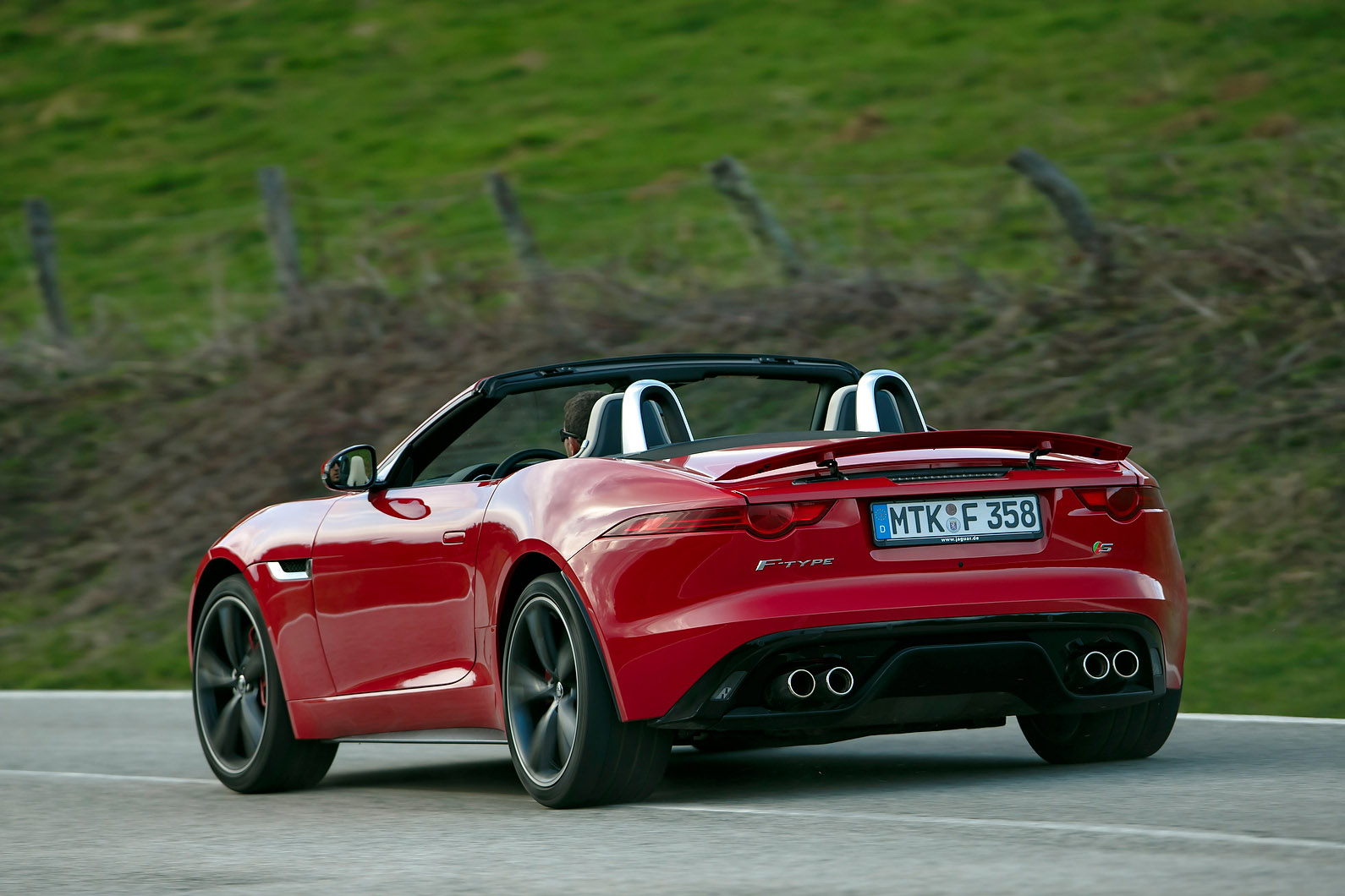 Jaguar F-Type photo #73