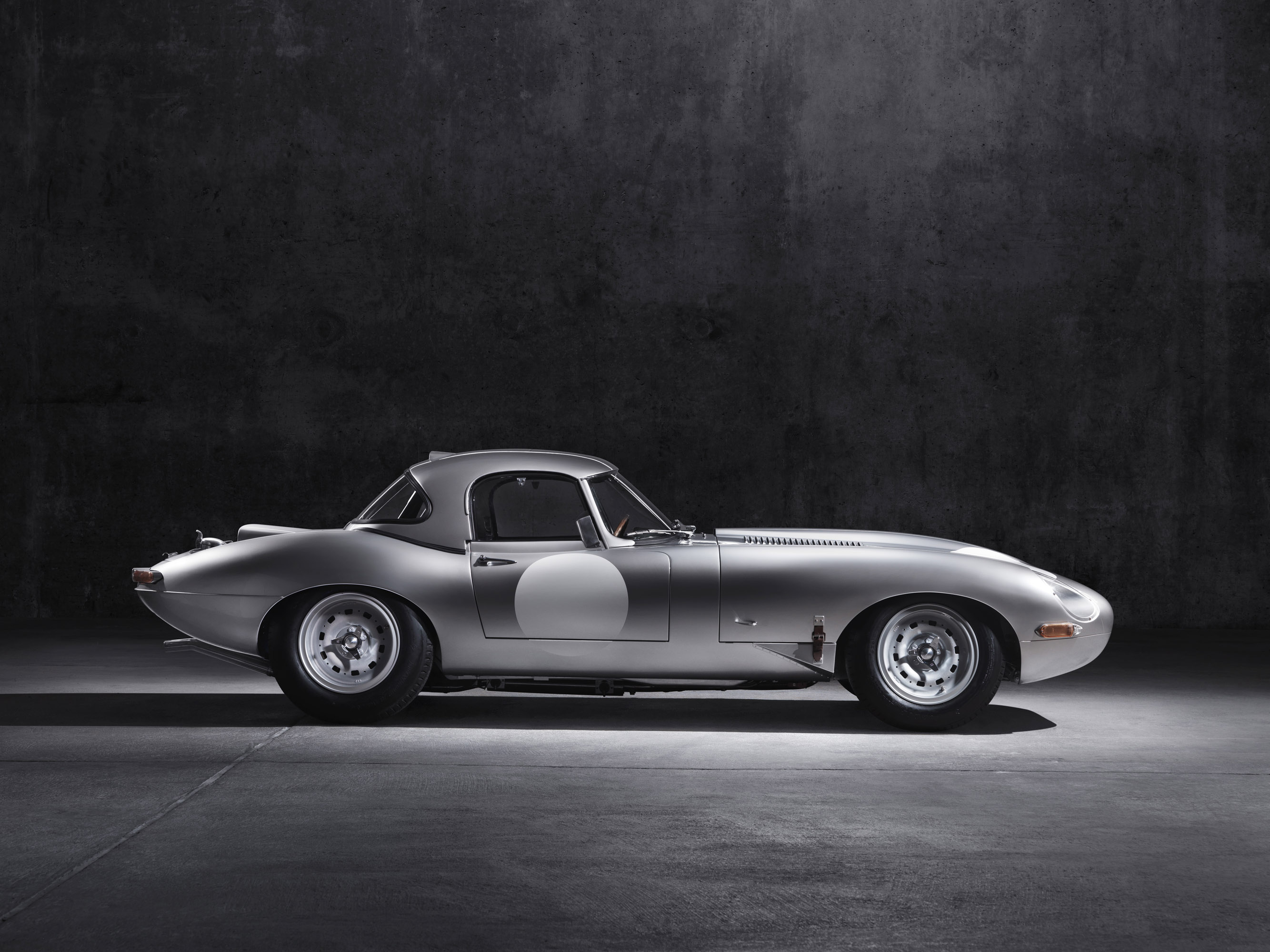 Jaguar Lightweight E-Type photo #2