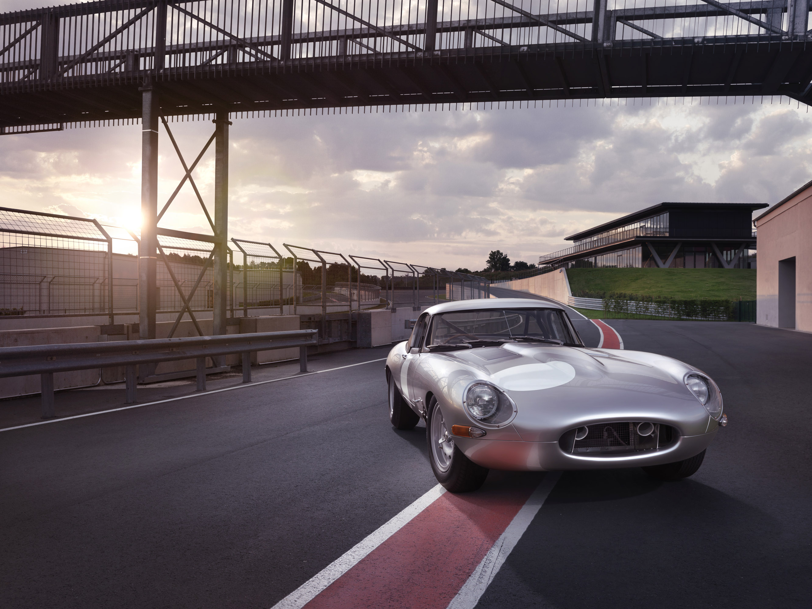 Jaguar Lightweight E-Type photo #3