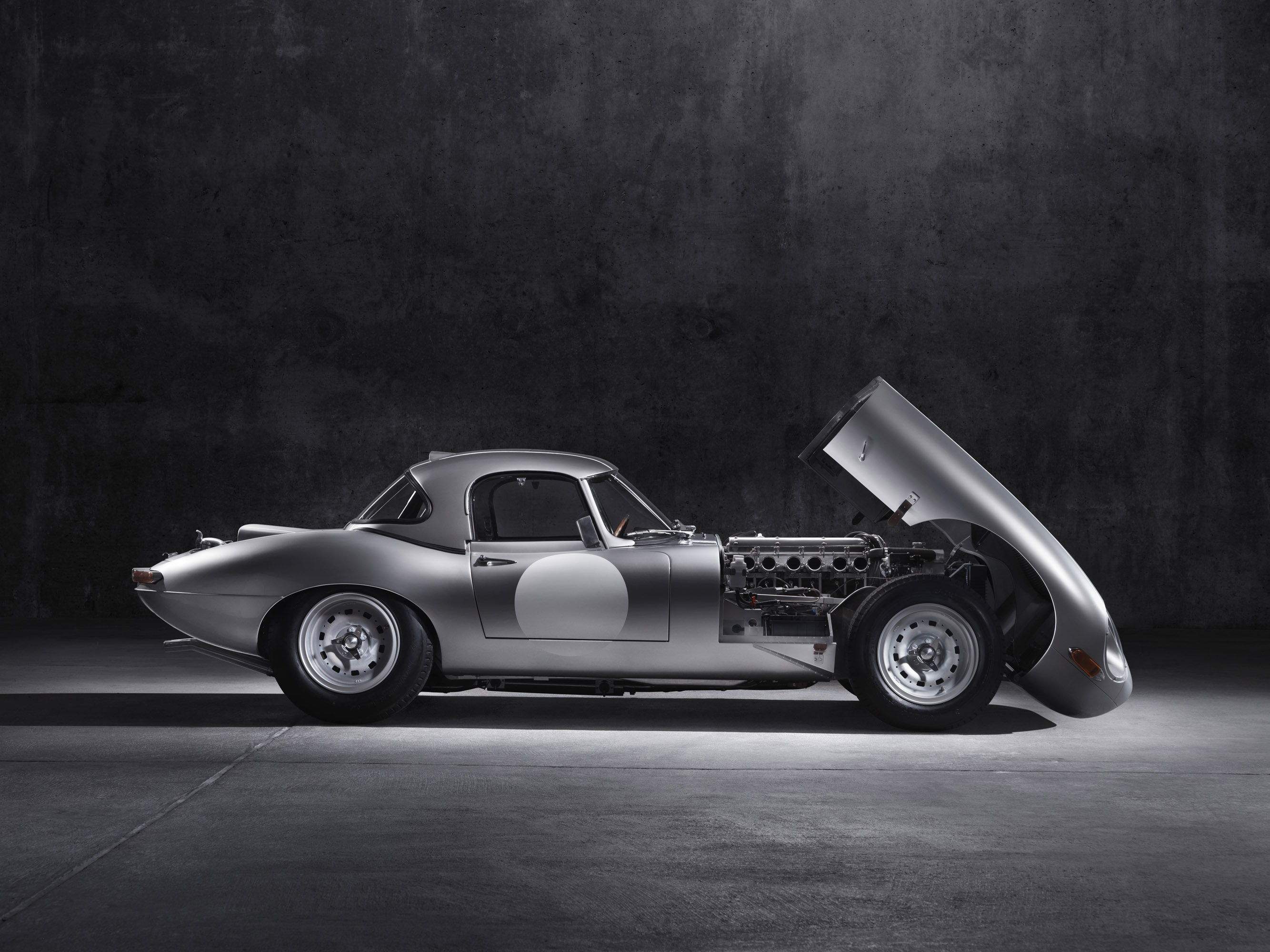 Jaguar Lightweight E-Type photo #18