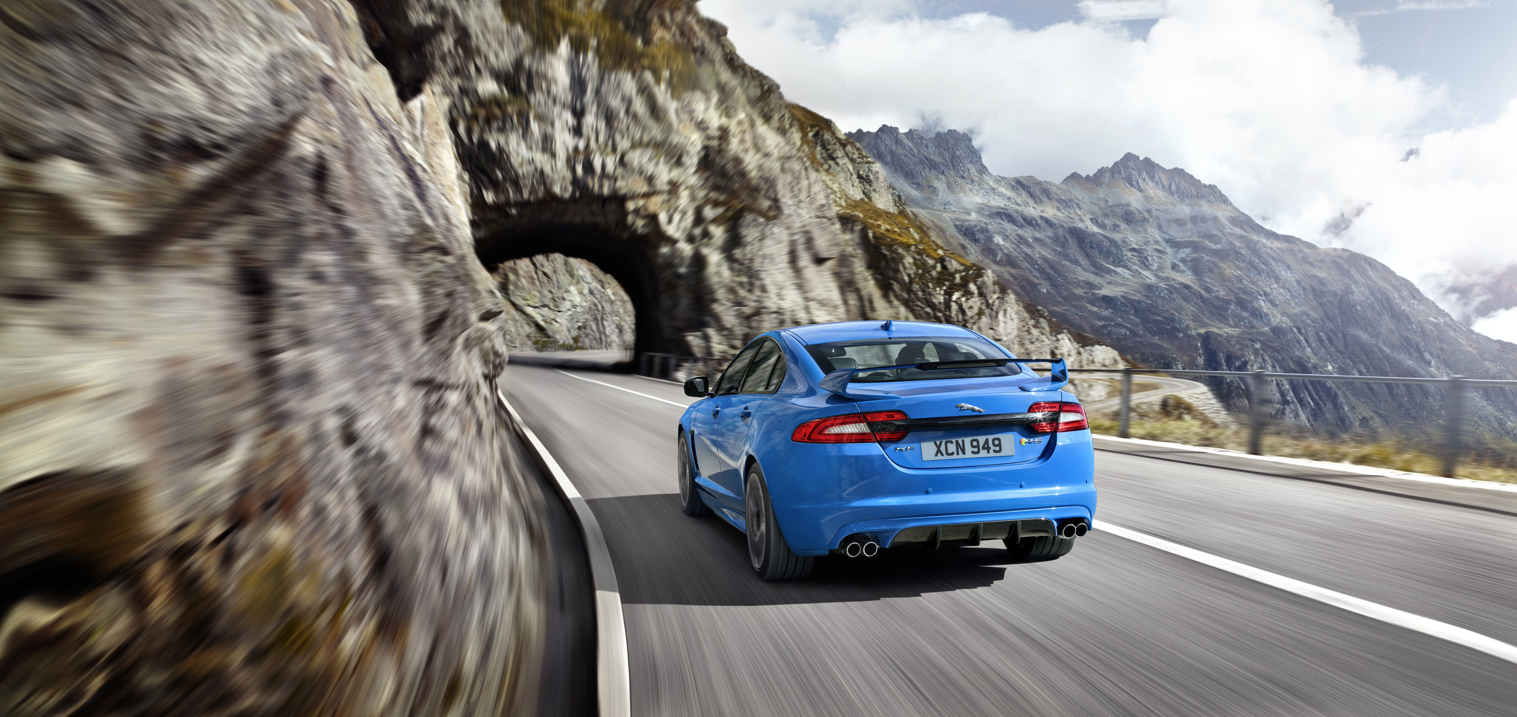 Jaguar XFR-S photo #27