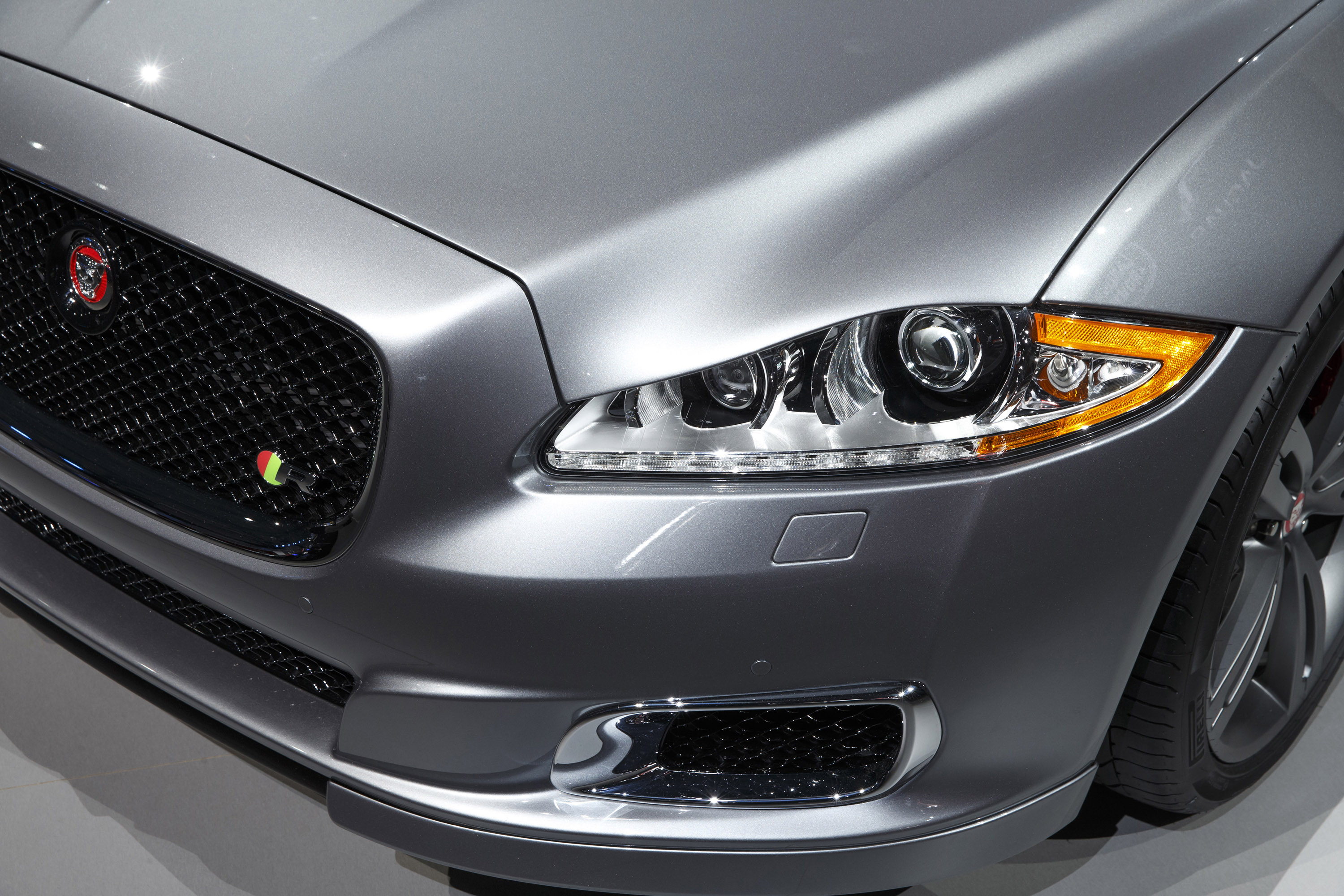 Jaguar XJR photo #17