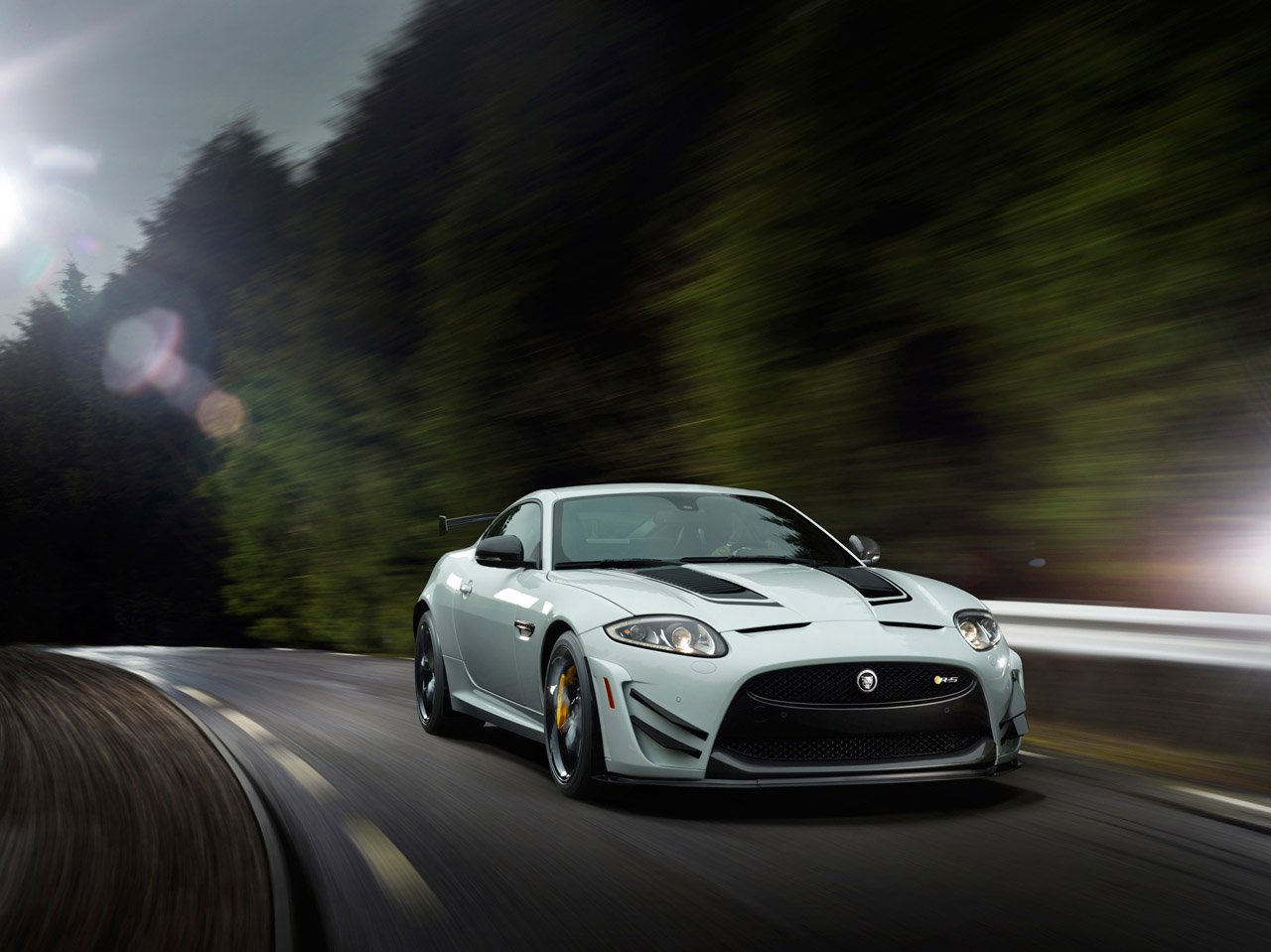 Jaguar XKR-S GT photo #2