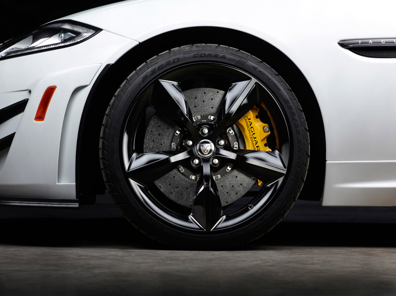 Jaguar XKR-S GT photo #22