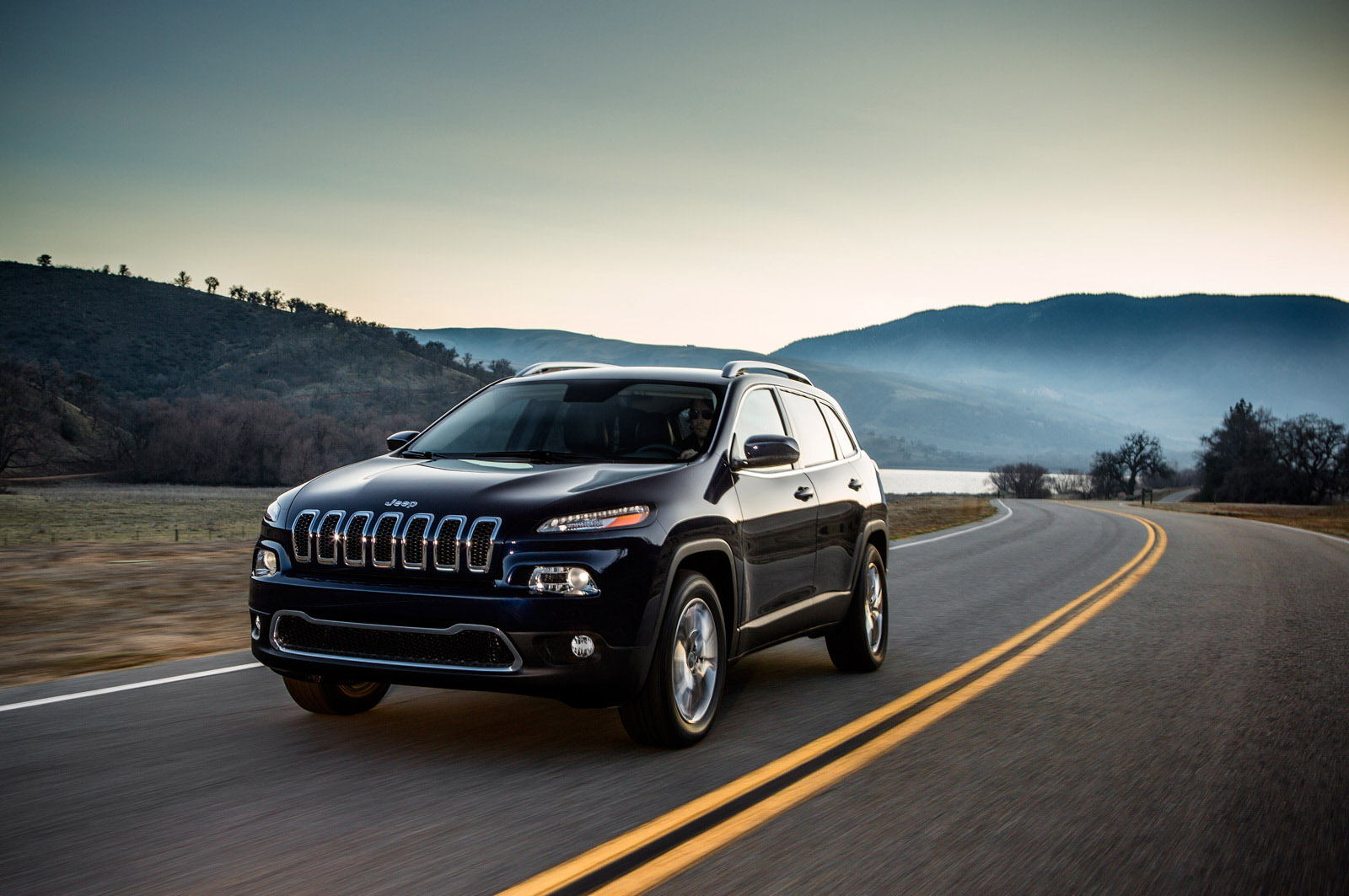 Jeep Cherokee photo #2