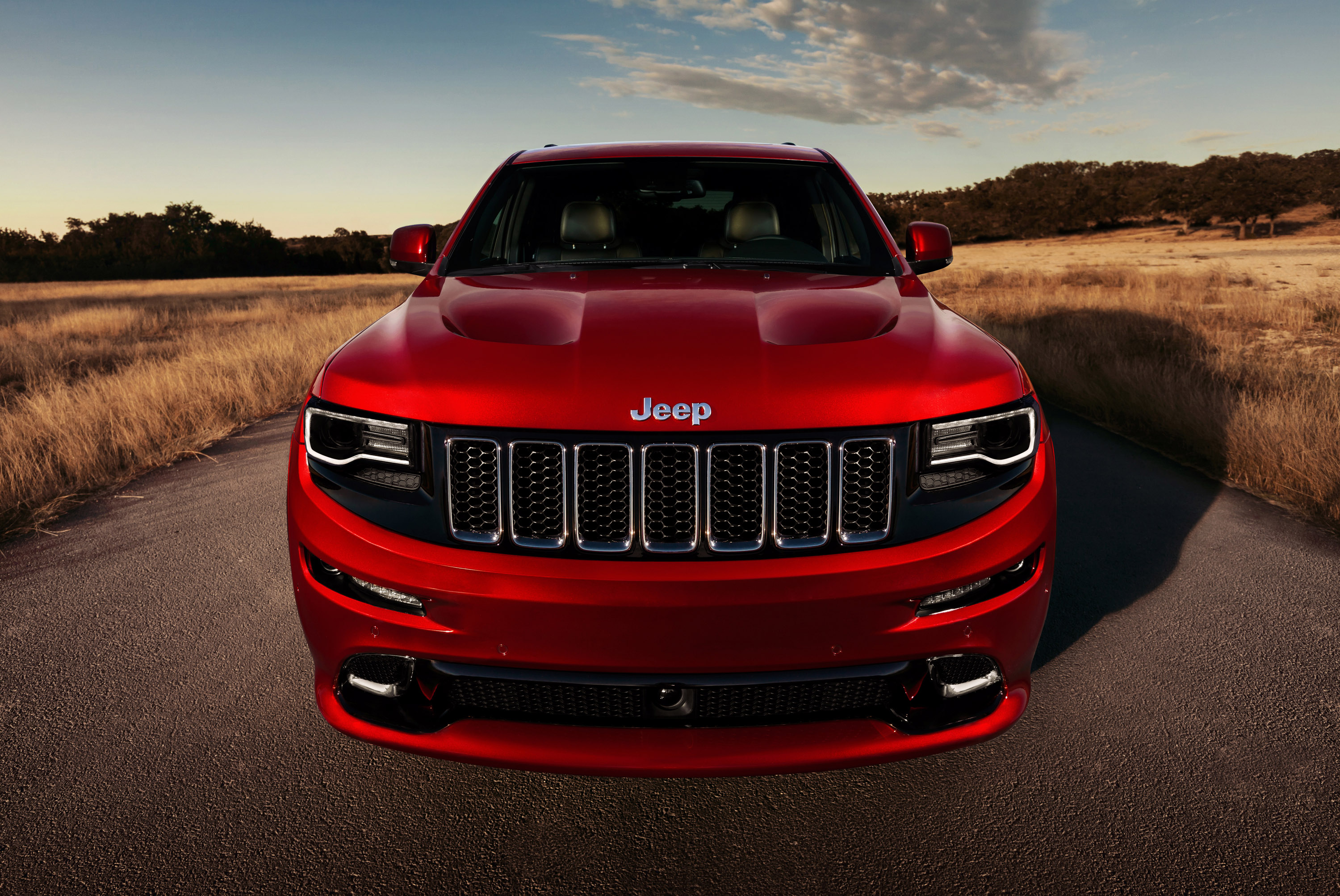 Jeep Grand Cherokee SRT photo #5