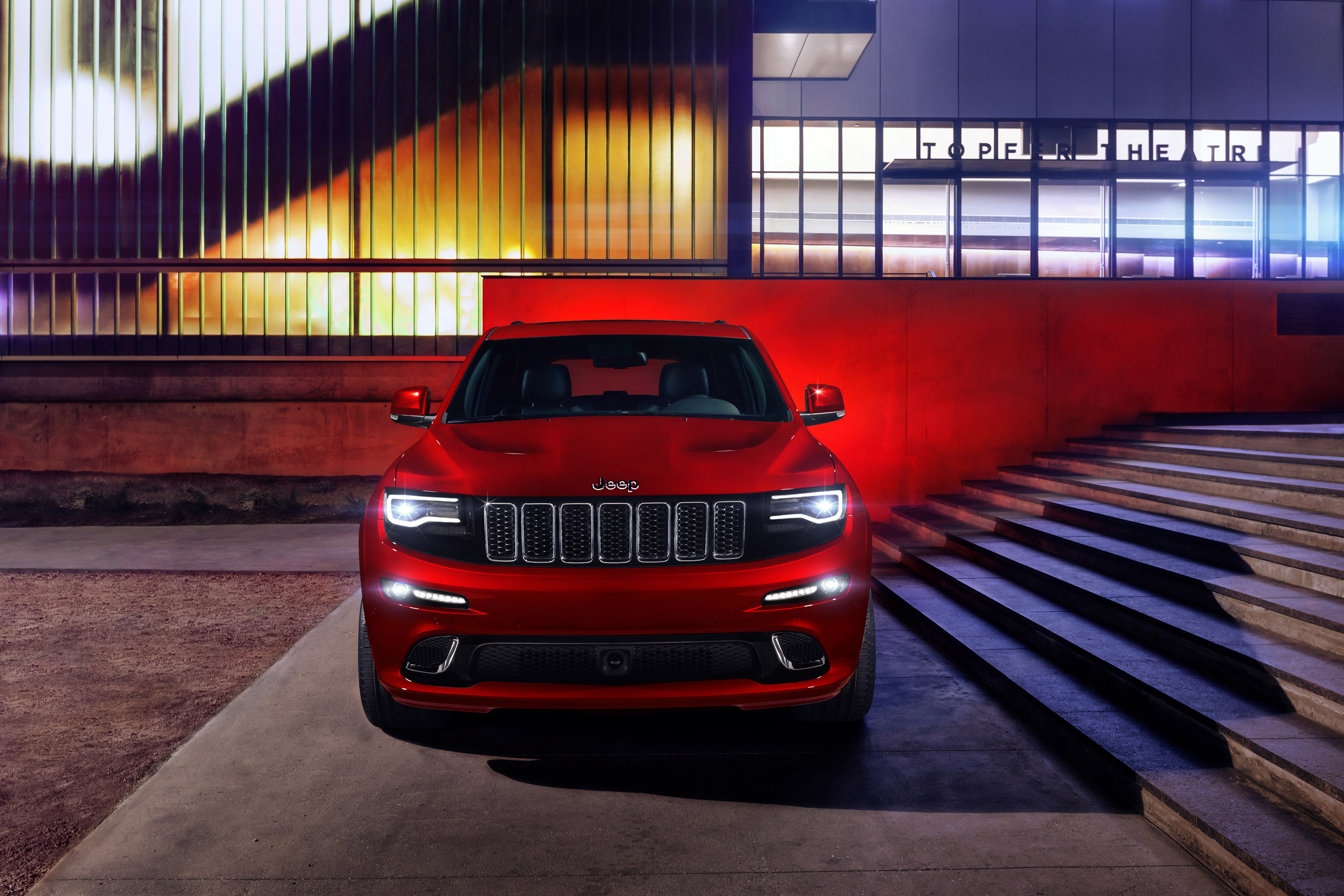 Jeep Grand Cherokee SRT photo #7
