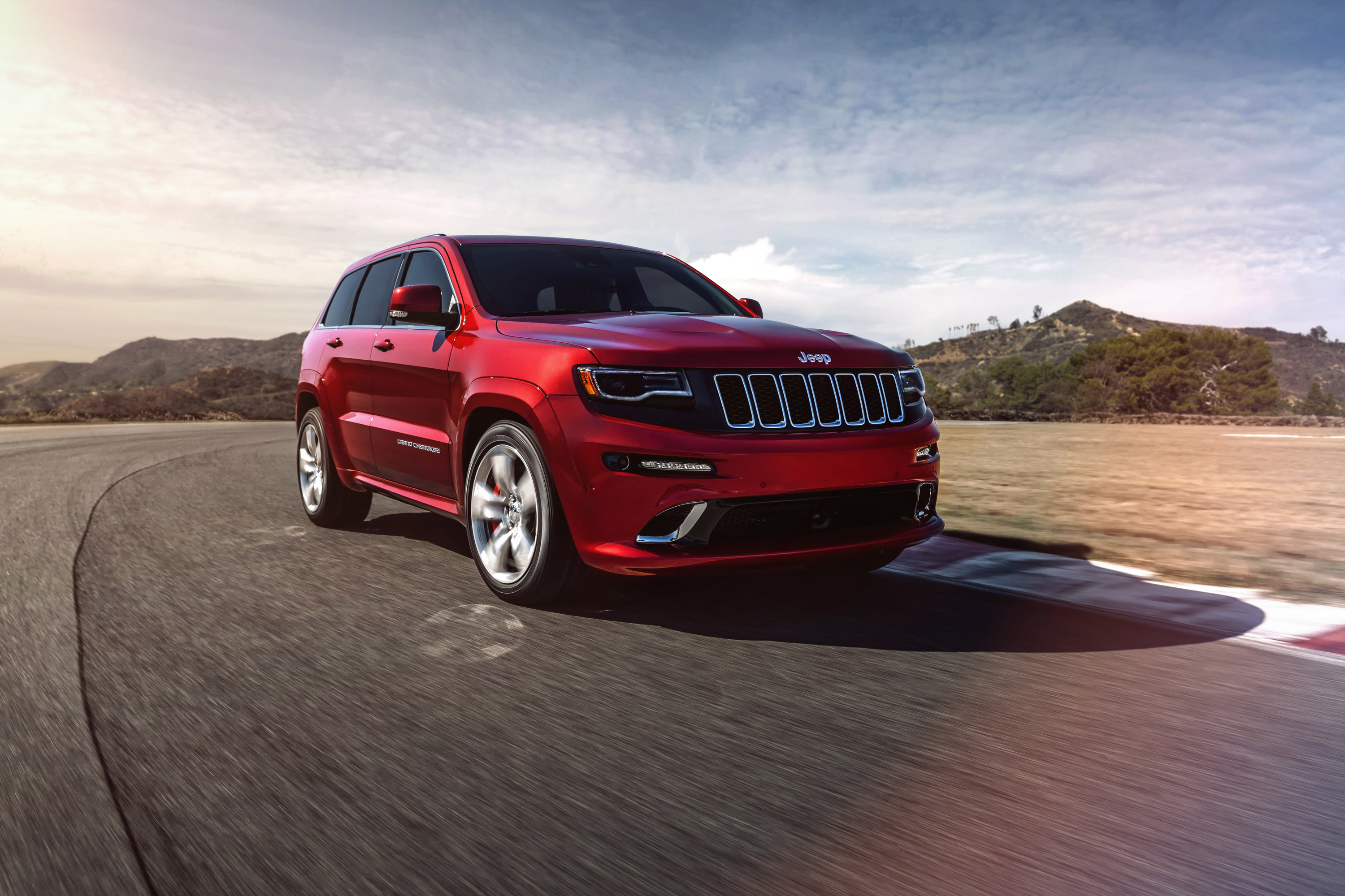 Jeep Grand Cherokee SRT photo #9