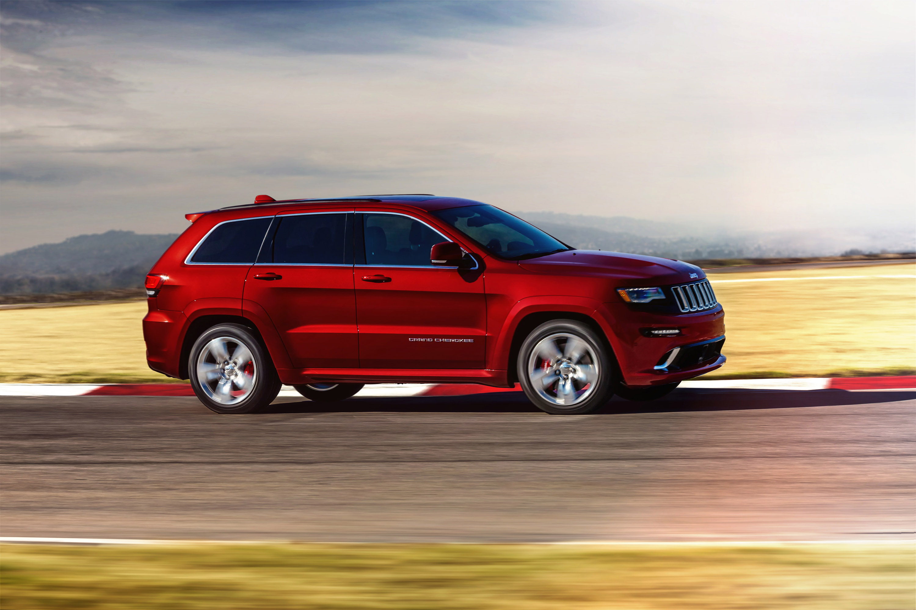 Jeep Grand Cherokee SRT photo #28