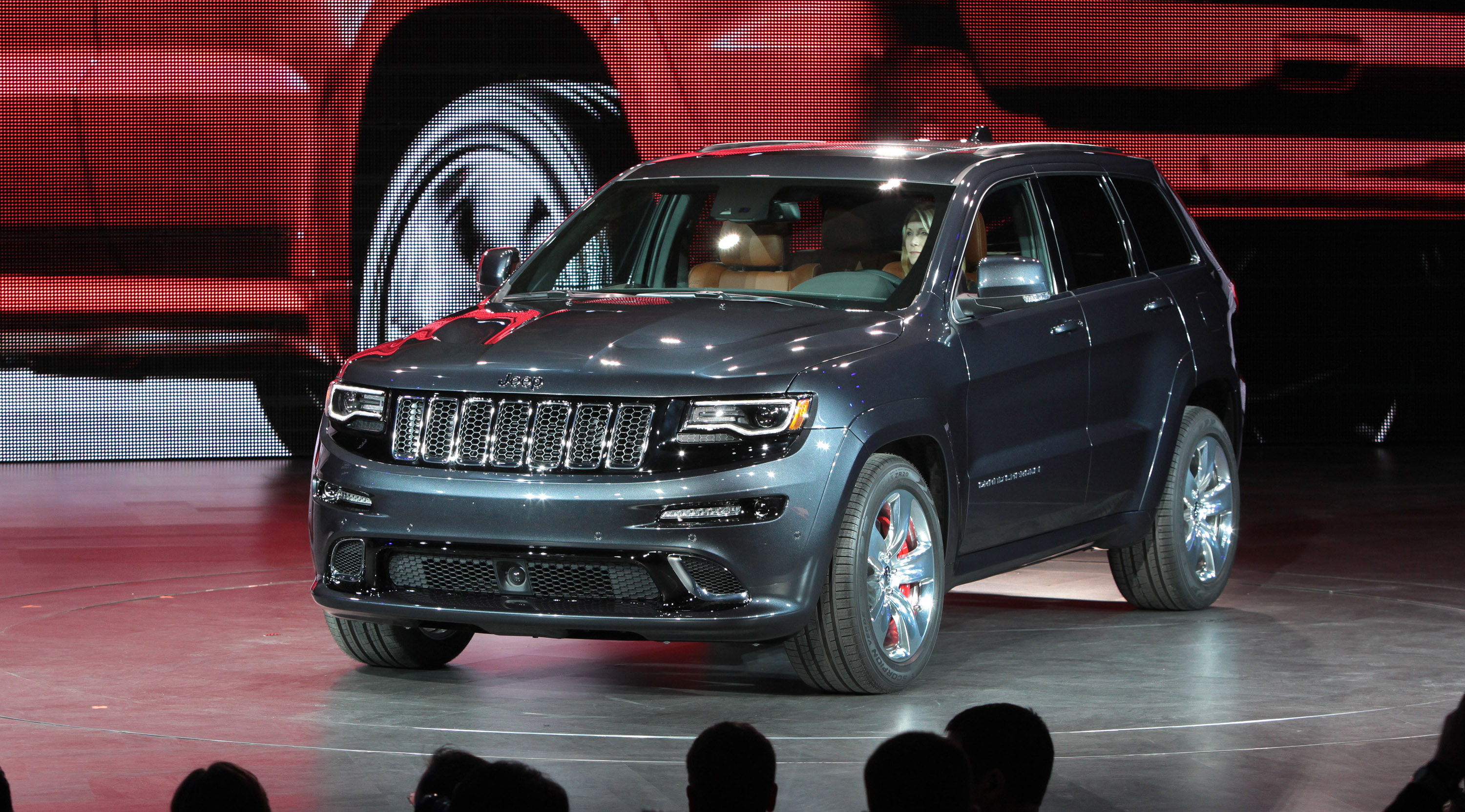 Jeep Grand Cherokee SRT photo #29