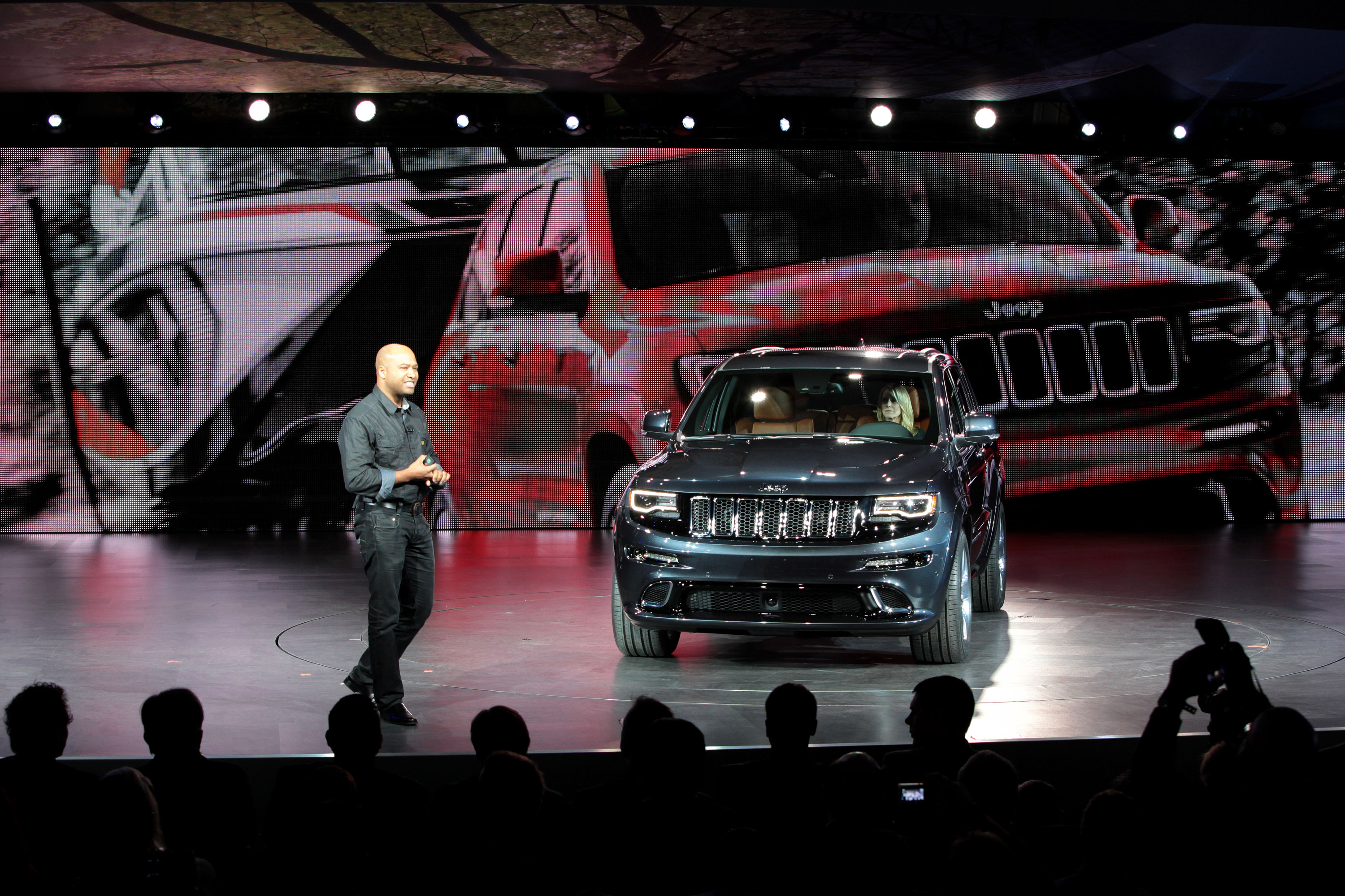 Jeep Grand Cherokee SRT photo #33