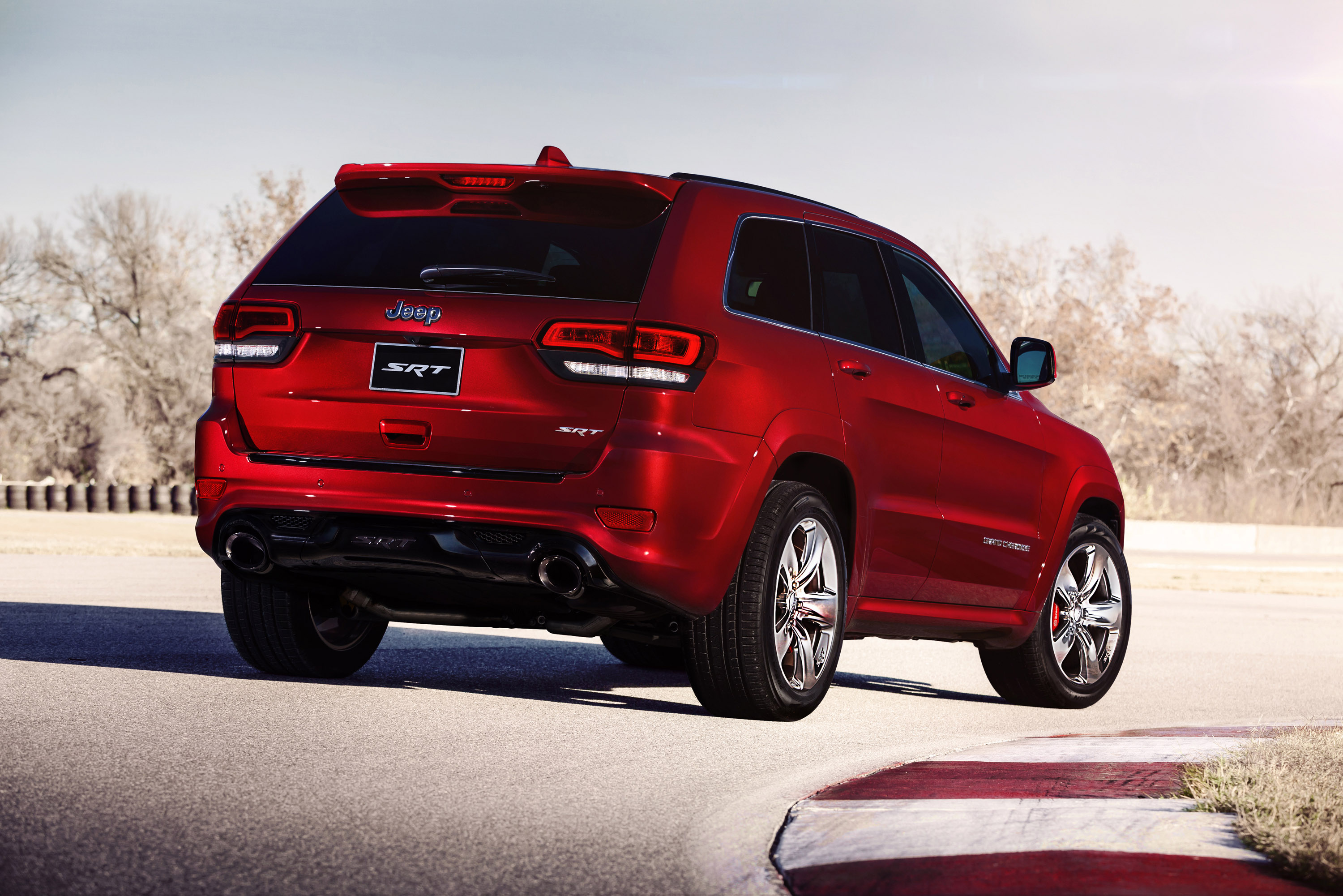 Jeep Grand Cherokee SRT photo #43