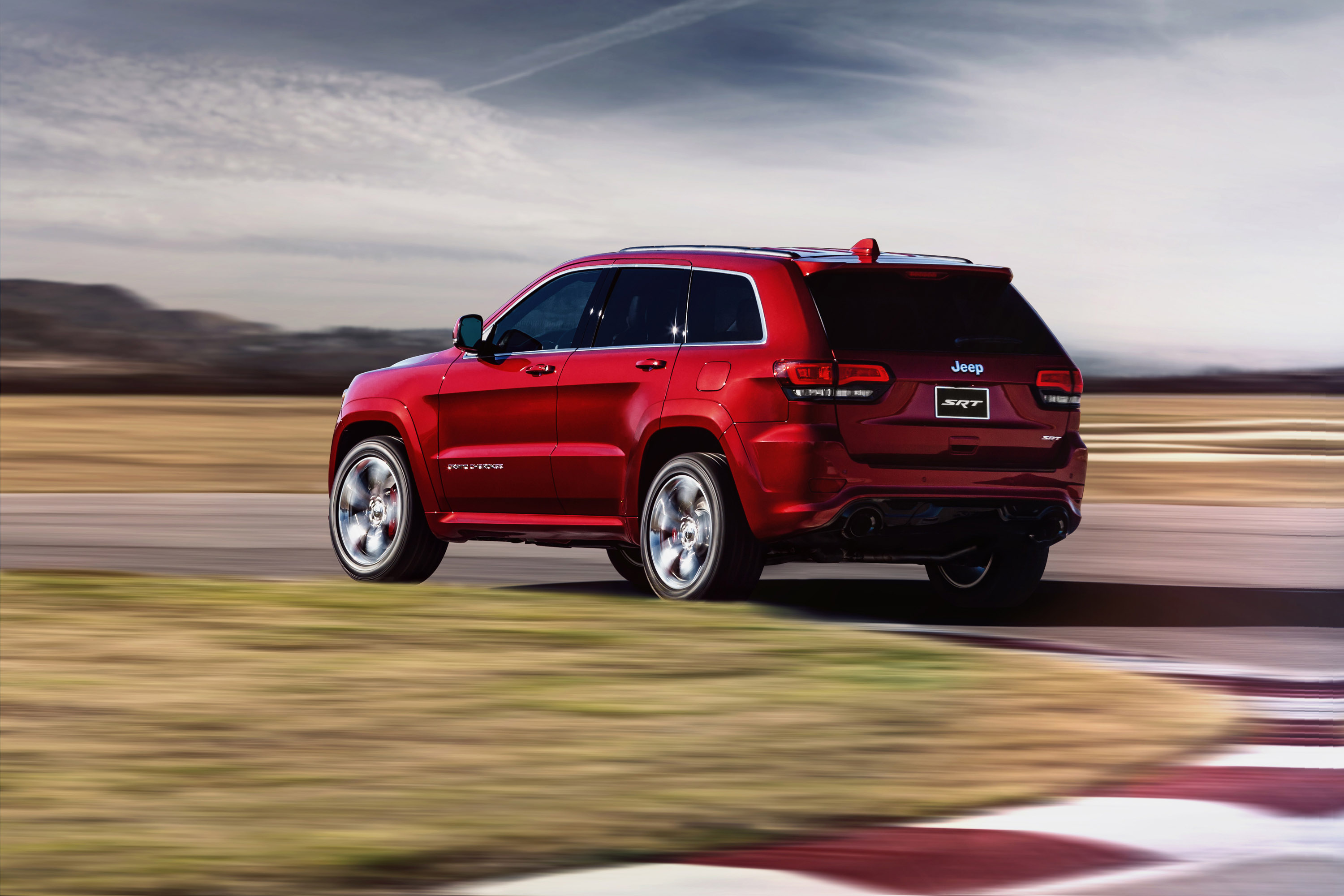 Jeep Grand Cherokee SRT photo #46