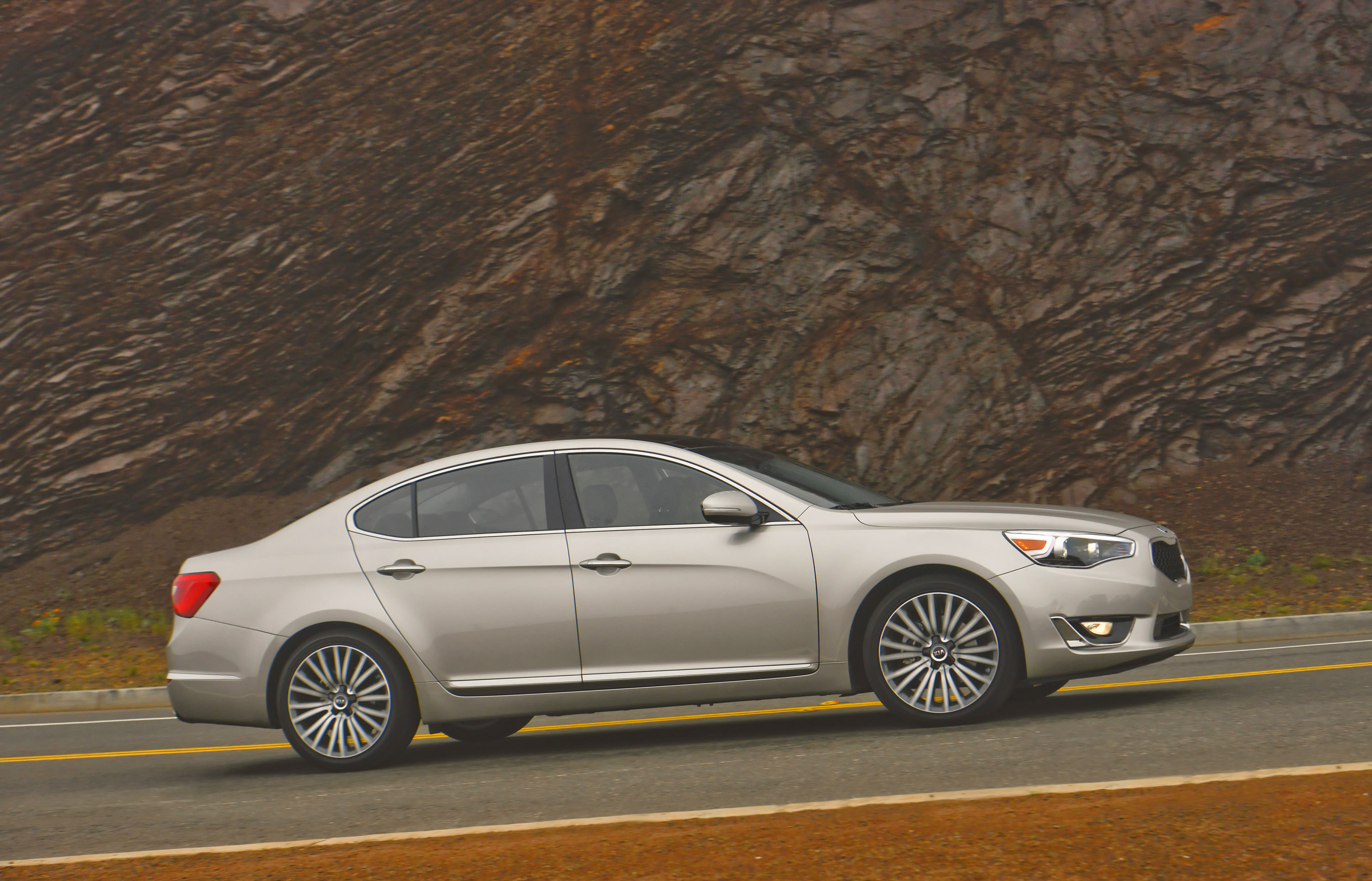 Kia Cadenza photo #70