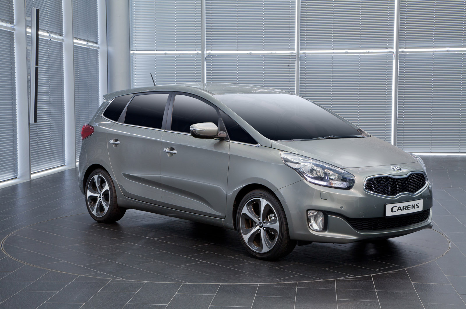 Kia carens 2014