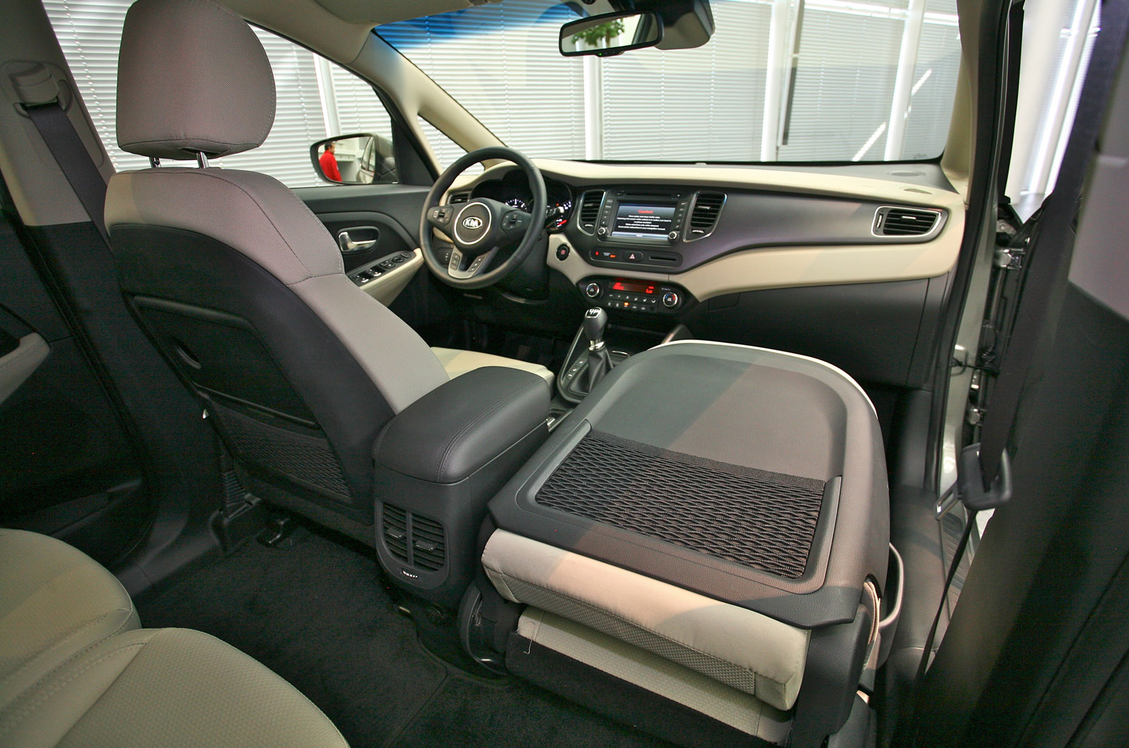 Kia Carens-Rondo photo #15
