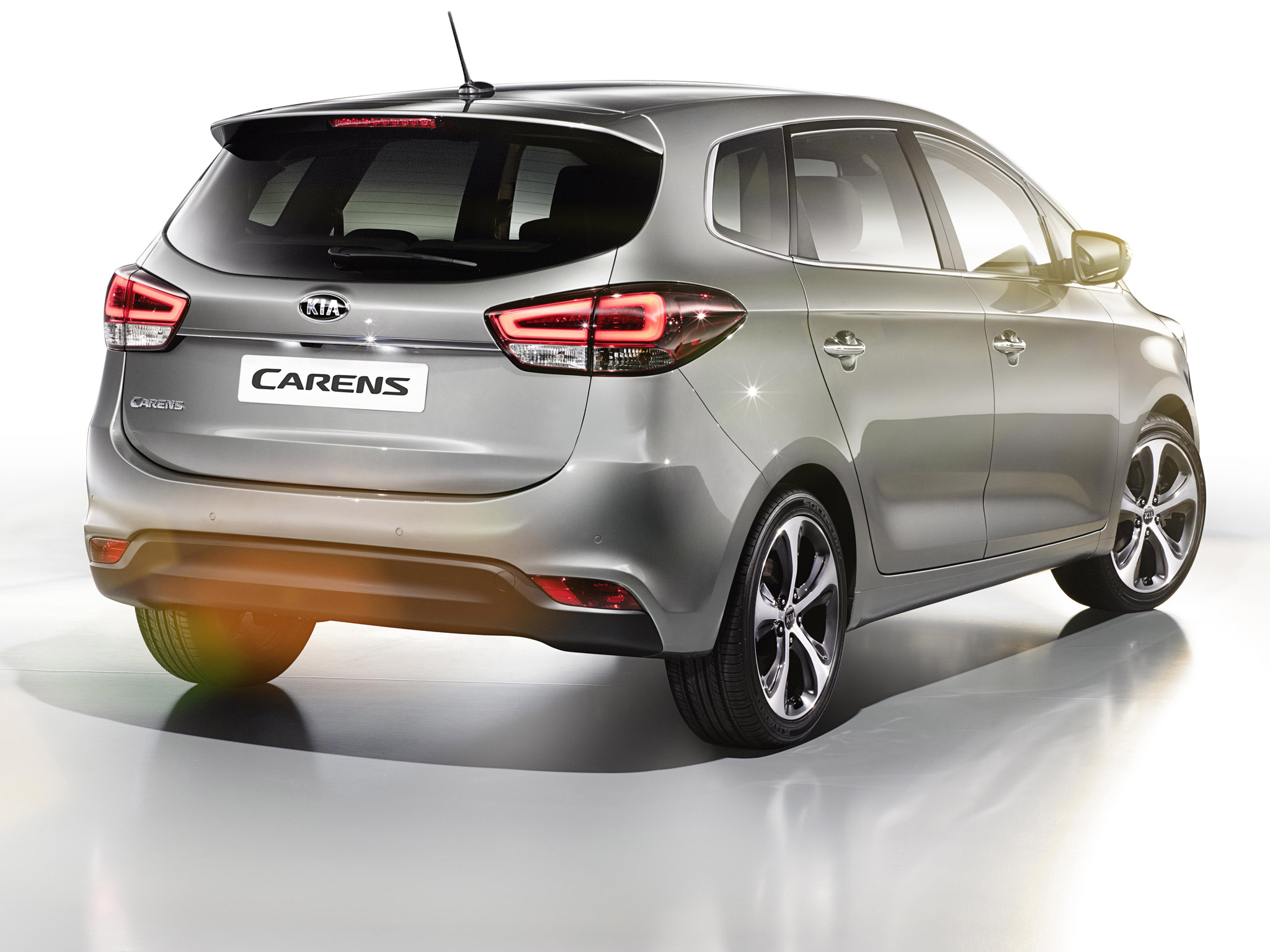 Kia Carens-Rondo photo #17