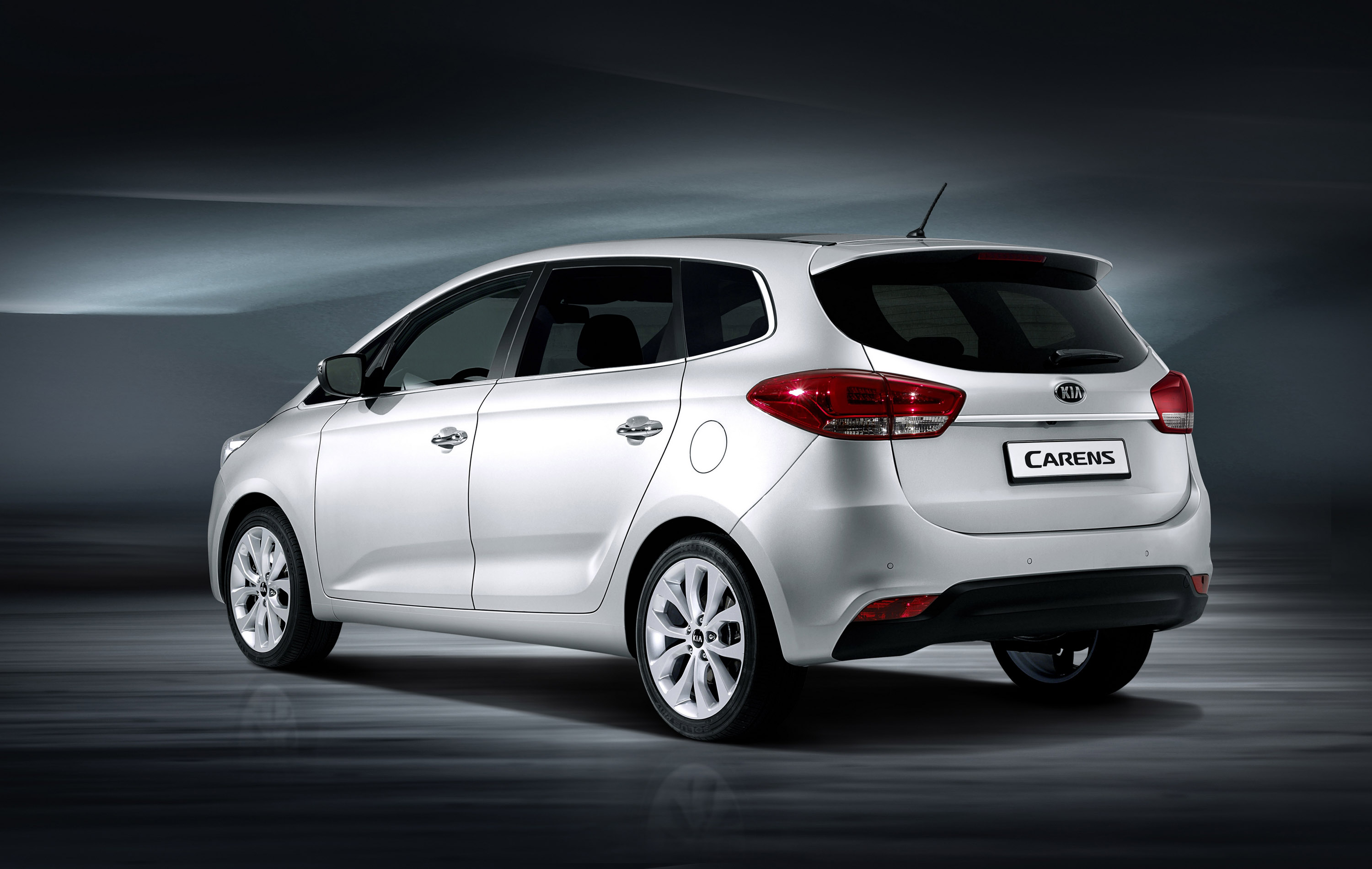 Kia Carens-Rondo photo #19